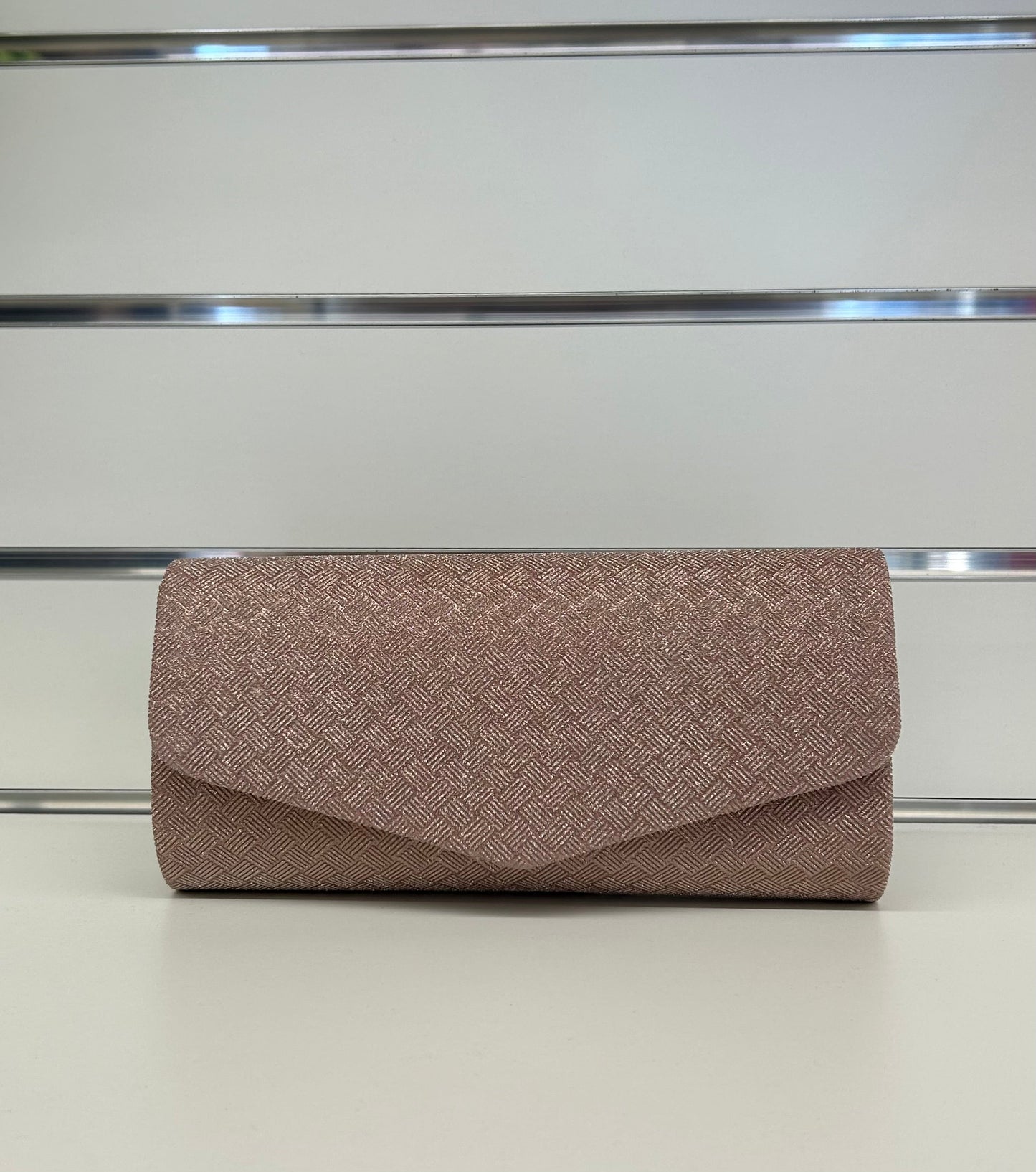 Pochette brillantanata con chiusura a bottone e tracolla FGD MODA