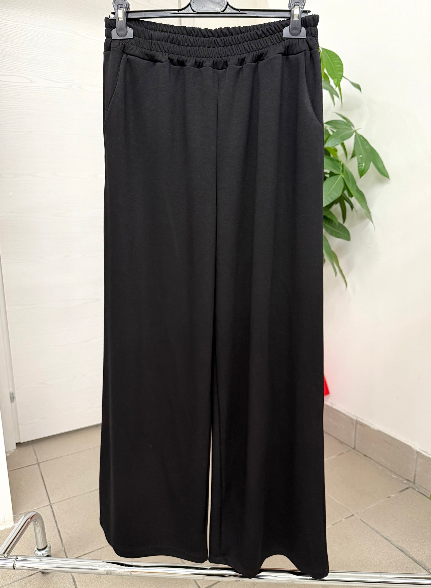 Pantalone tuta con tasche