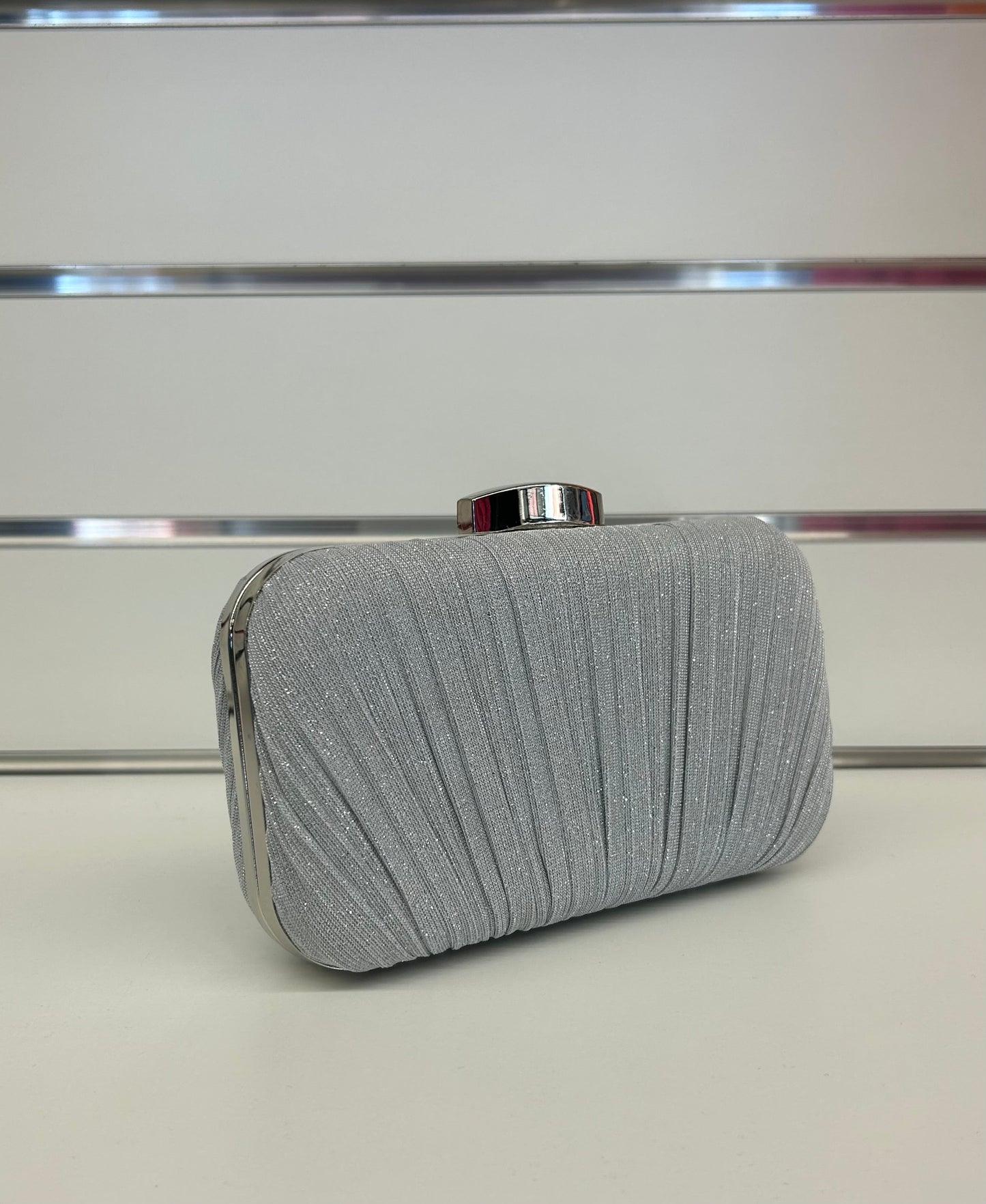 Pochette clutch brillantinata con chiusura in alto e tracolla FGD MODA