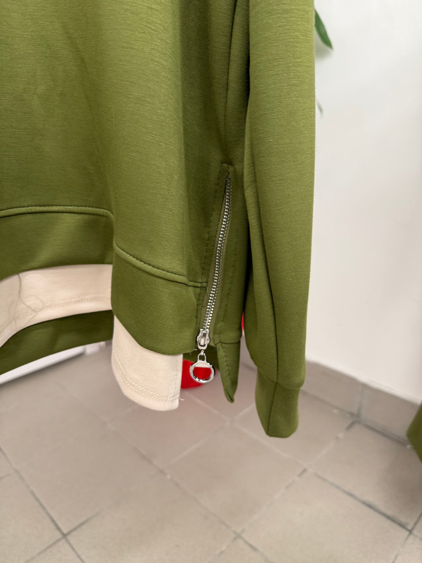 Felpa con zip laterali FGD MODA