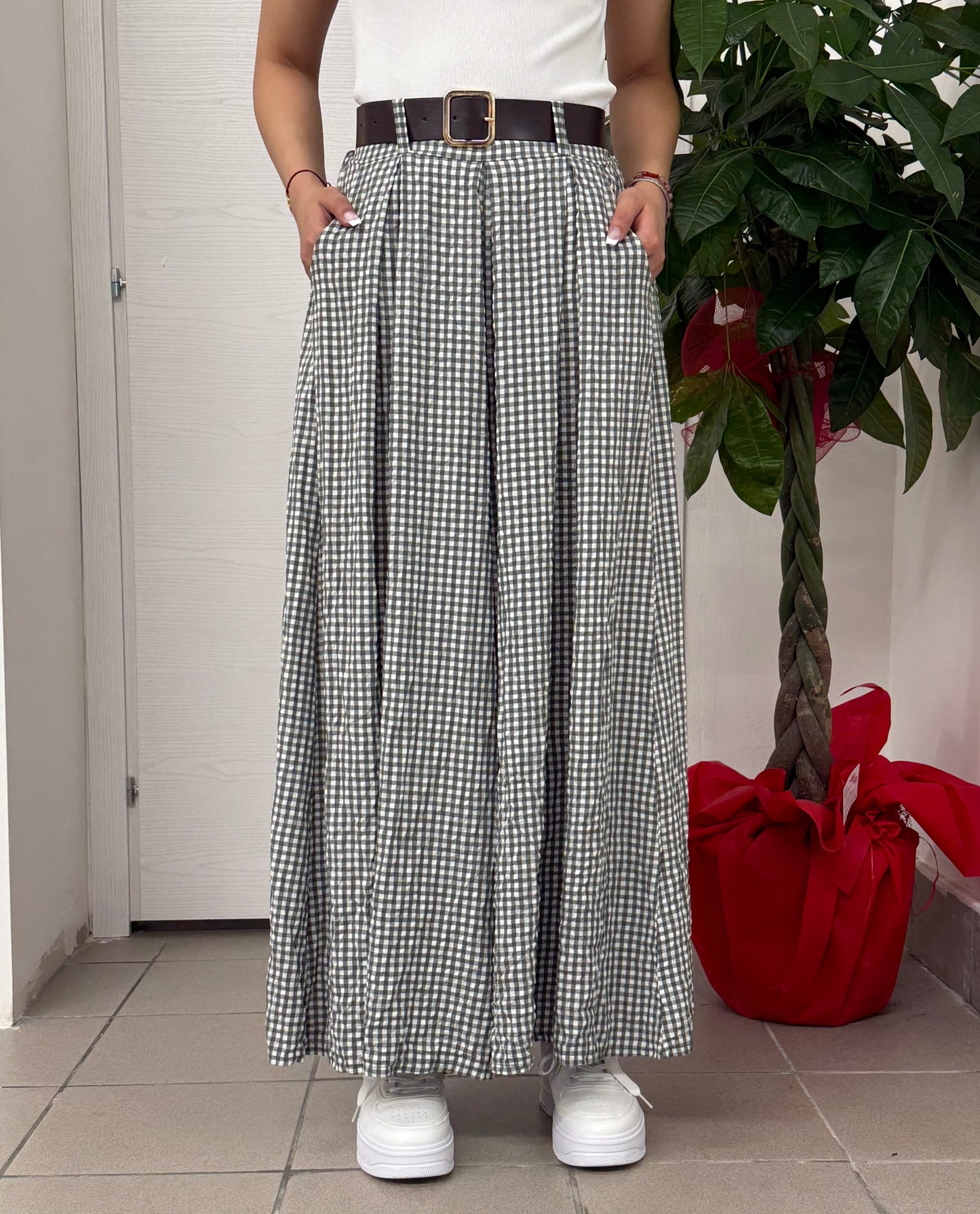 Pantaloni a gamba larga a quadri con cinta FGD MODA