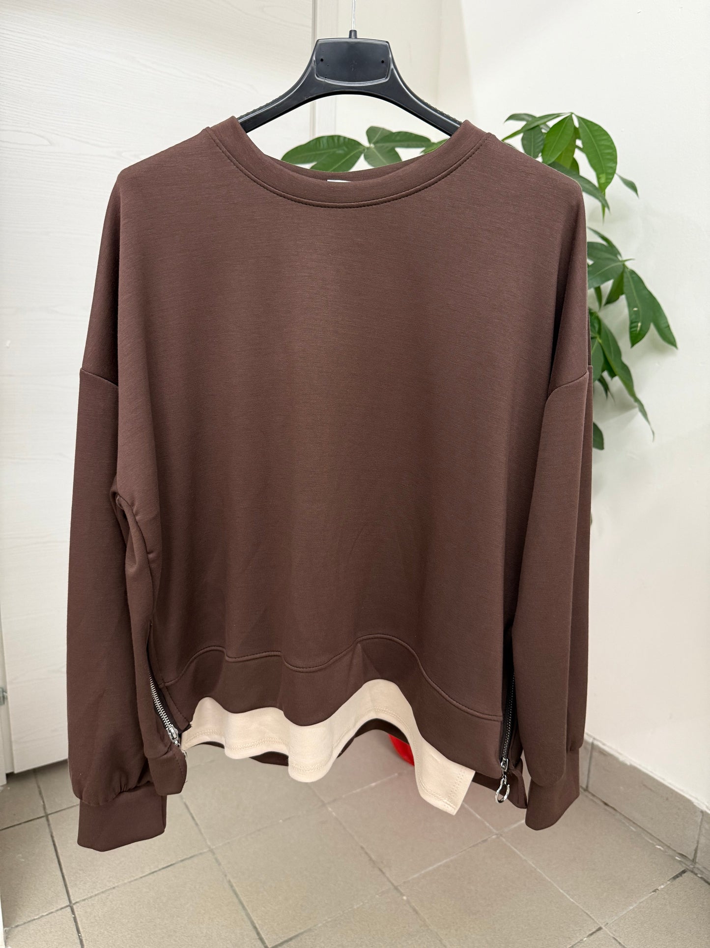 Felpa con zip laterali FGD MODA