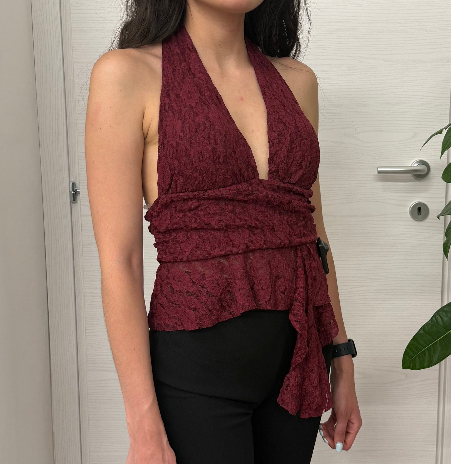 Top in pizzo con scollatura sul retro FGD MODA
