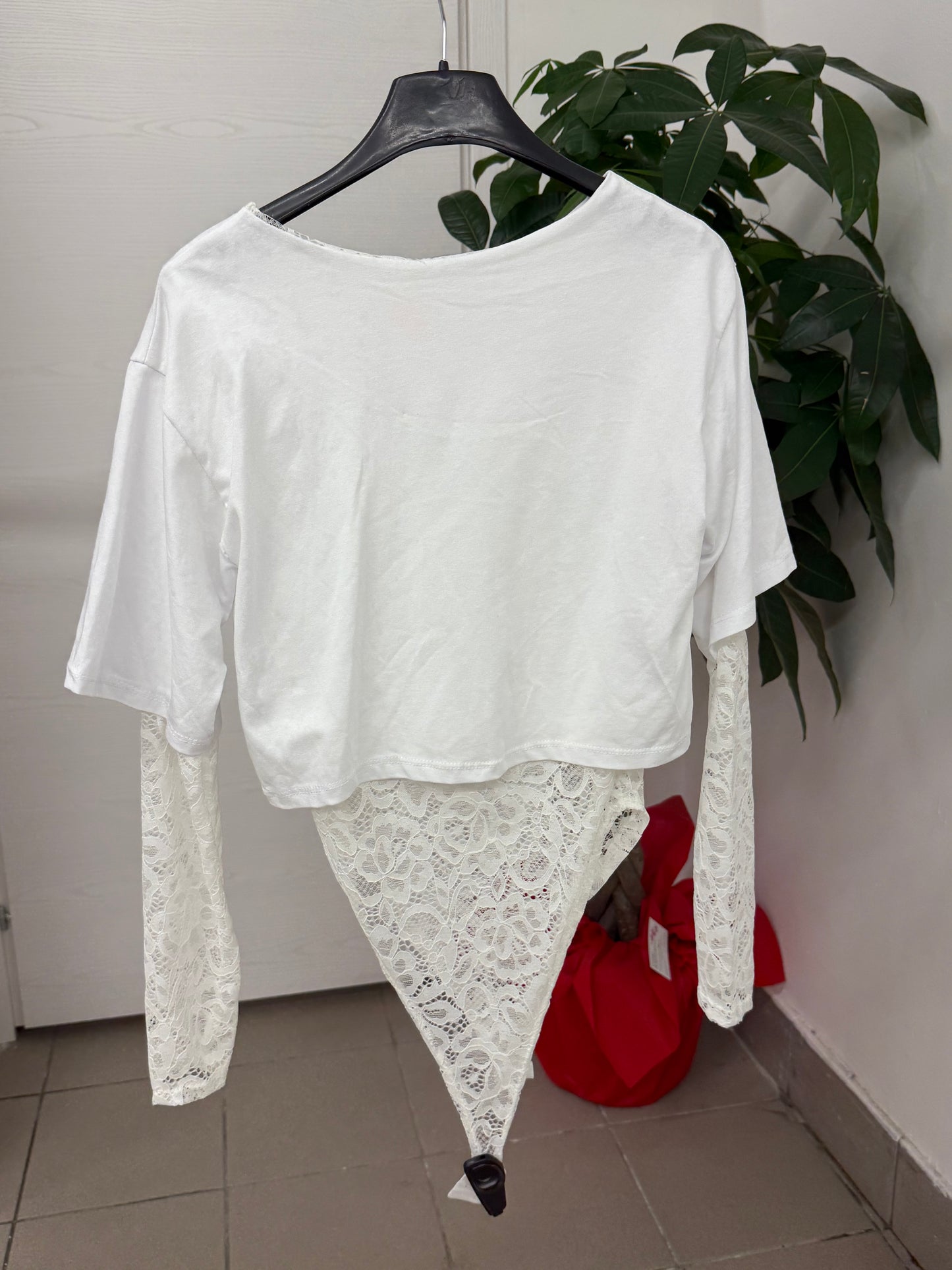 Body tinta unita con maniche in pizzo FGD MODA