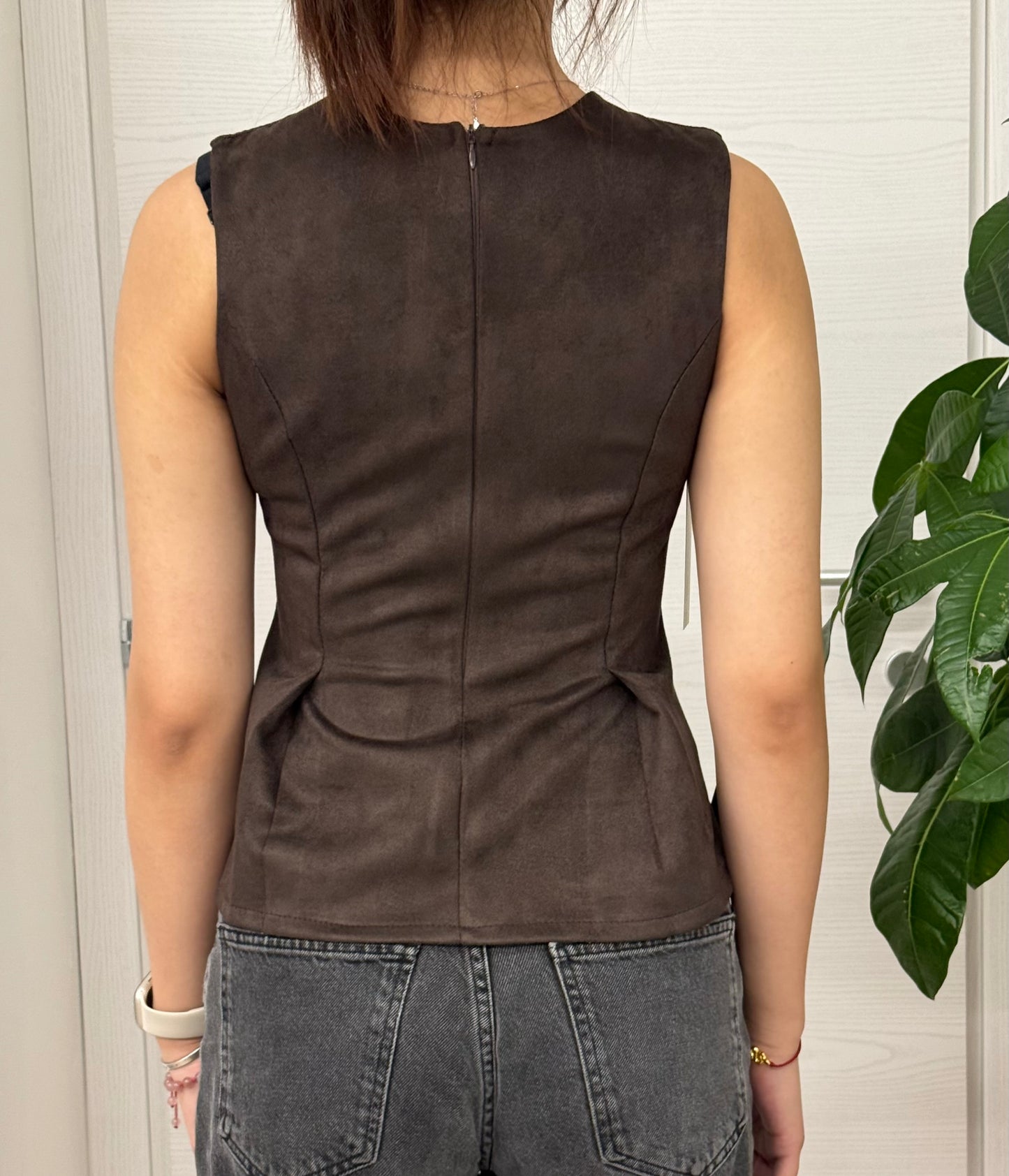 Top in camoscio con scollatura a gioiello FGD MODA