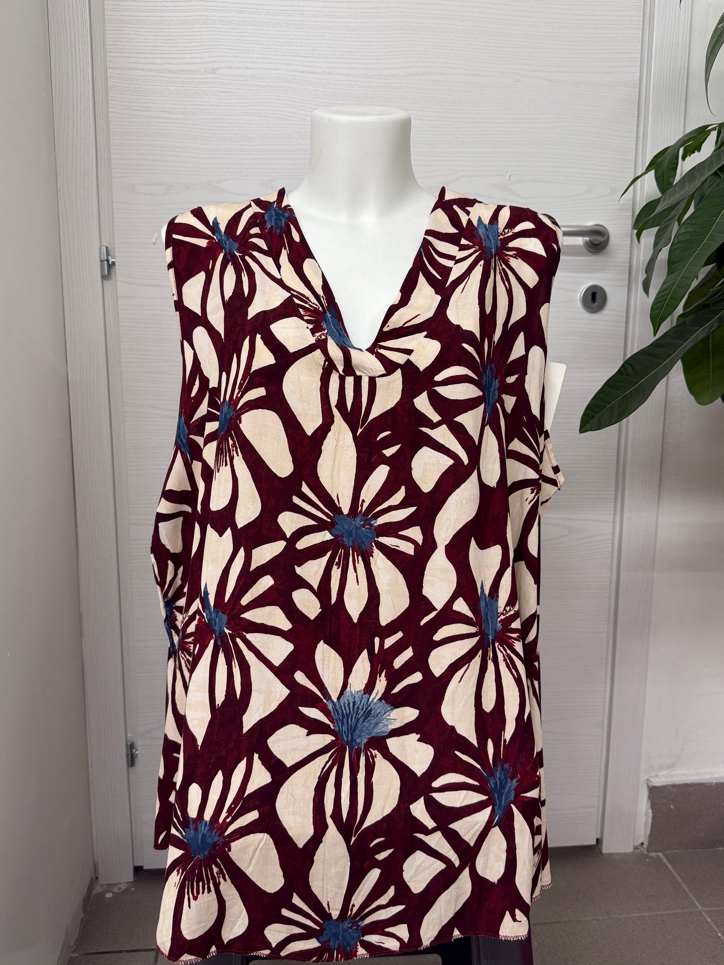 Canotta con fiori FGD MODA