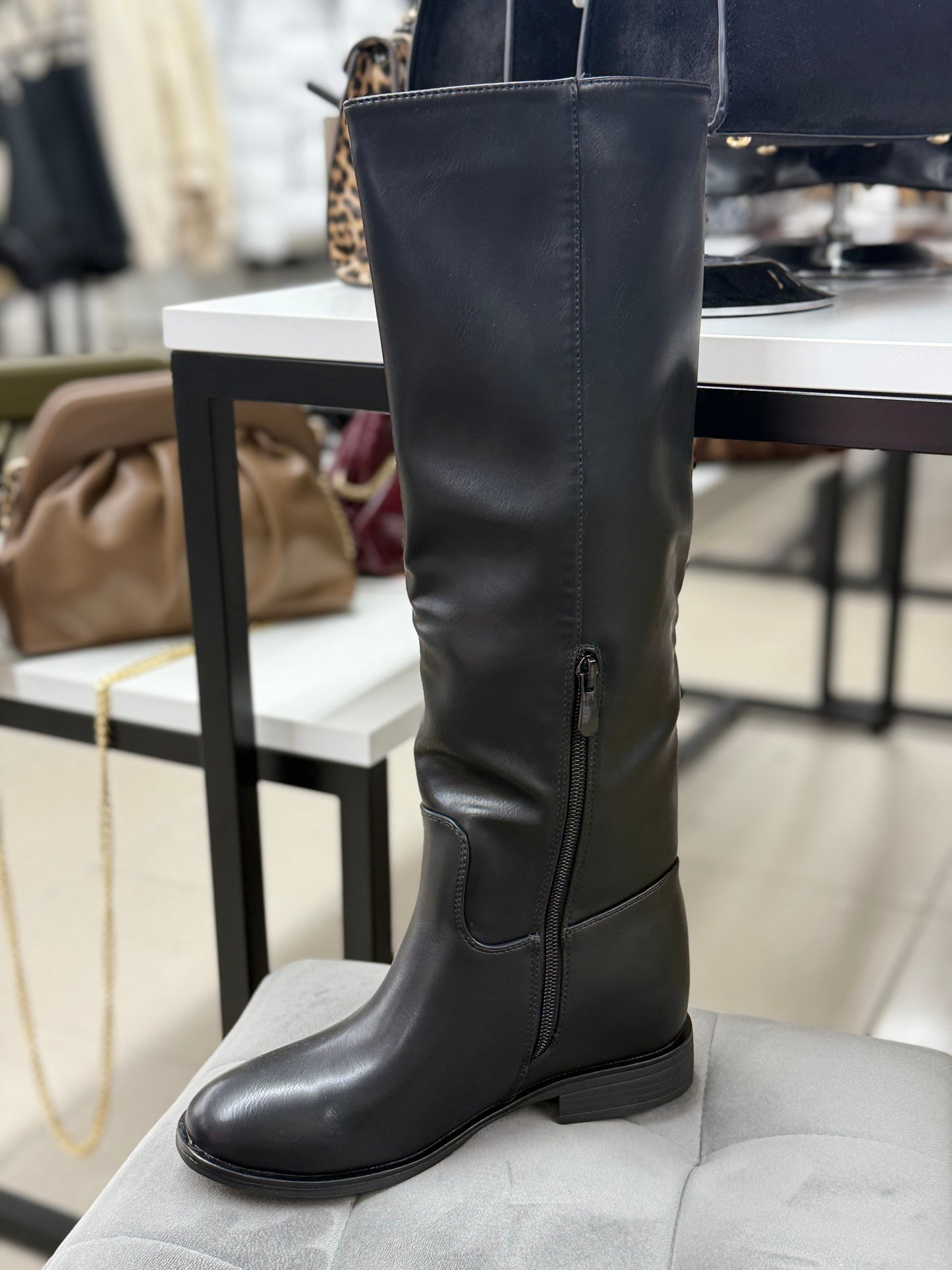 Stivali in ecopelle con zeppa interna FGD MODA