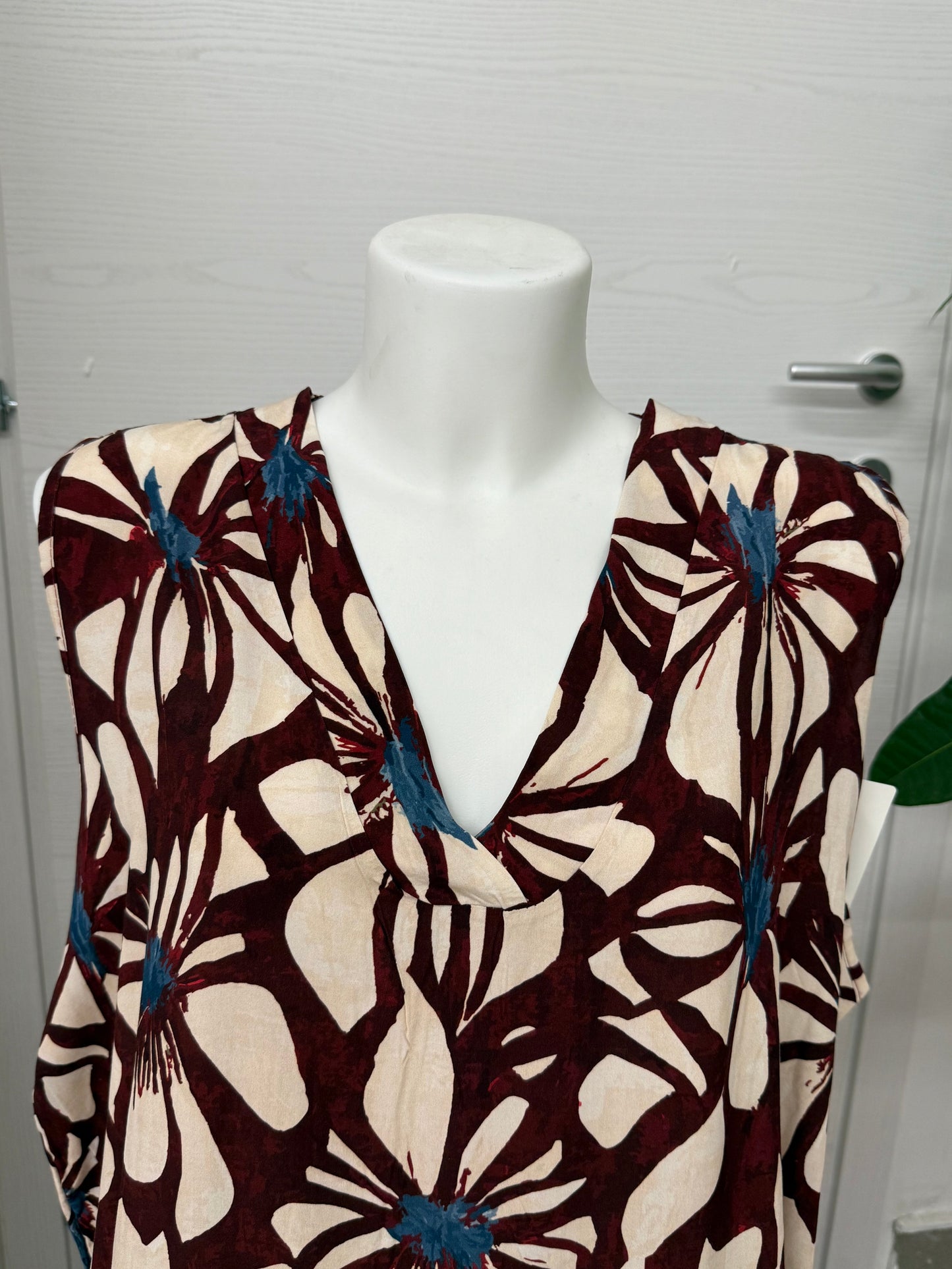 Canotta con fiori FGD MODA