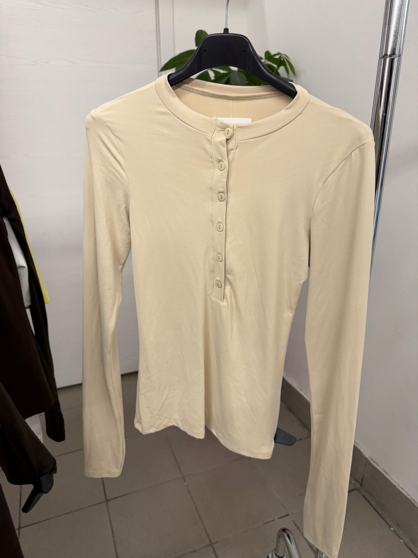 Maglietta in lycra con bottoni con manicotto FGD MODA