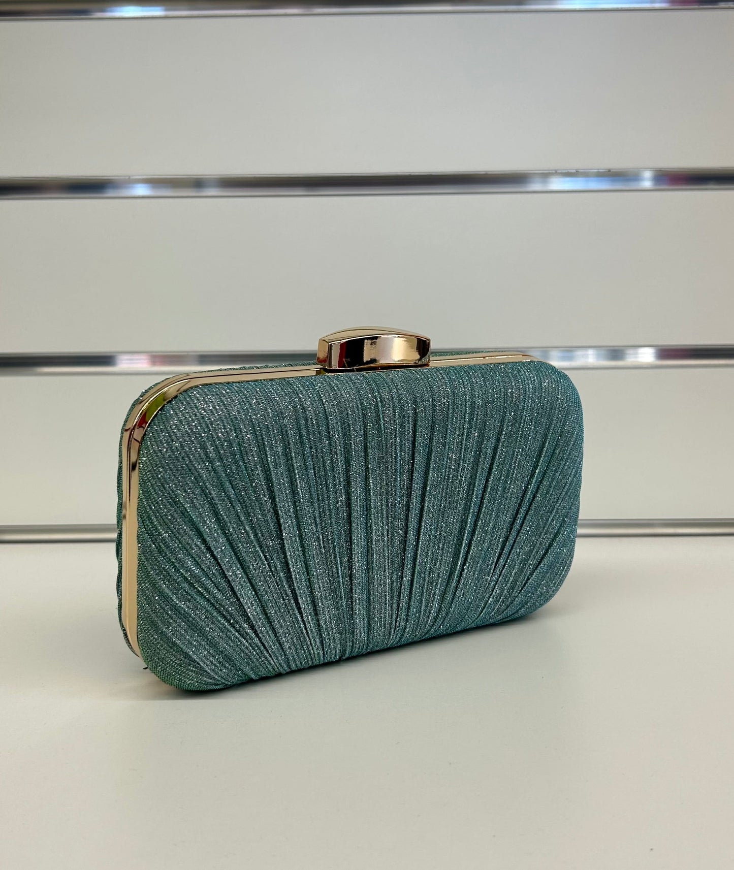 Pochette clutch brillantinata con chiusura in alto e tracolla FGD MODA