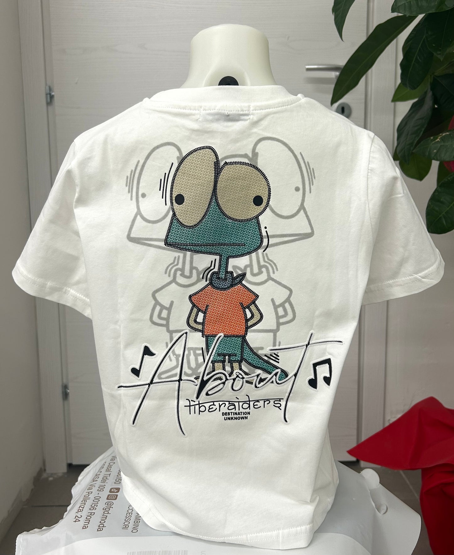T-shirt con fantasia