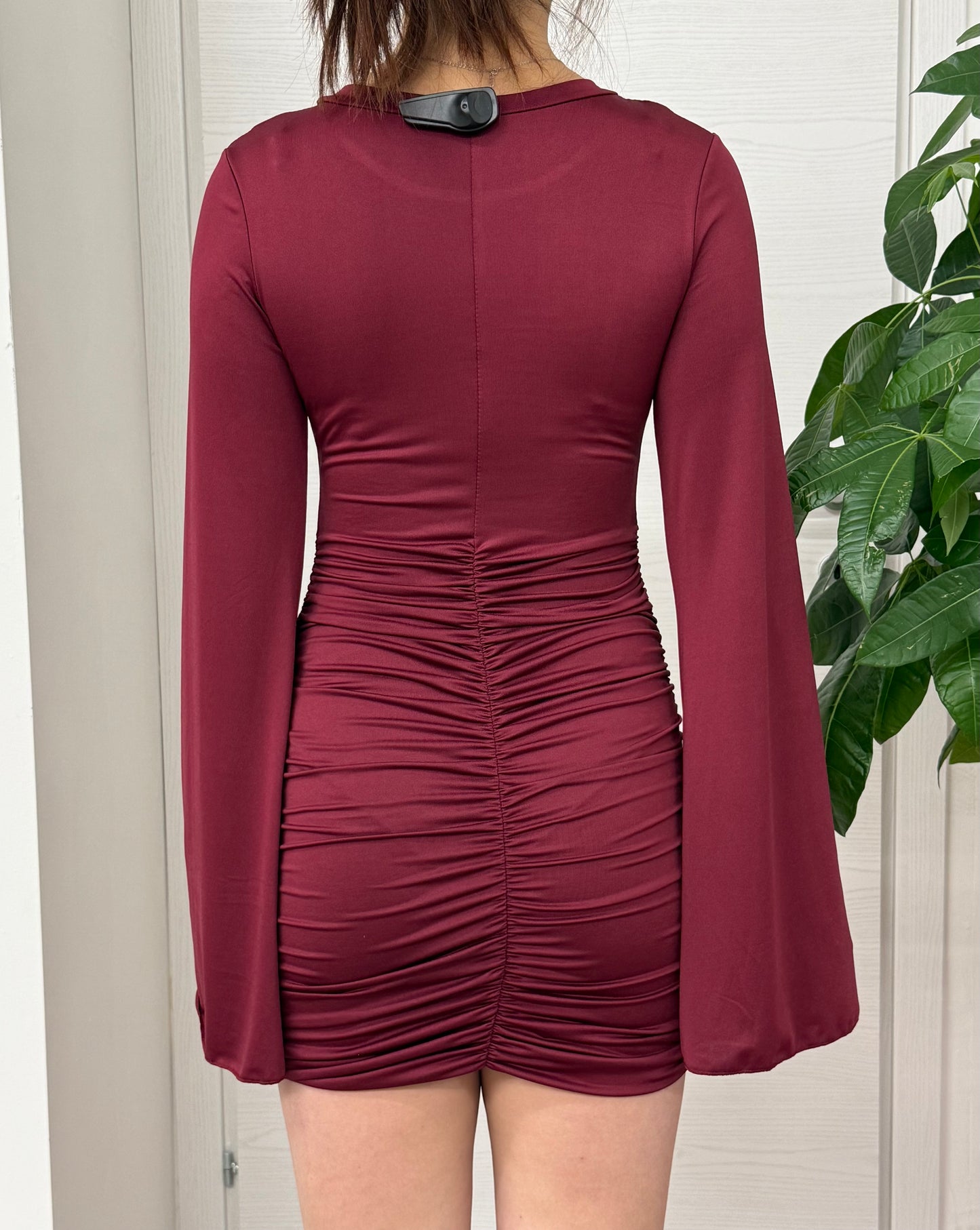 Abito corto a maniche larghe con pieghe FGD MODA