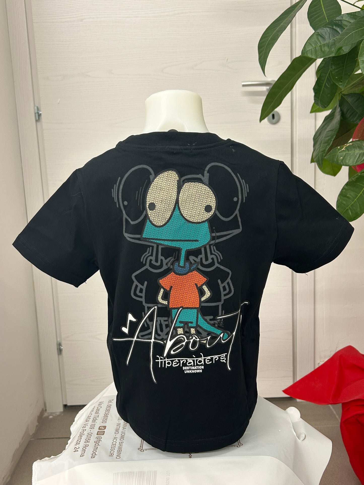 T-shirt con fantasia