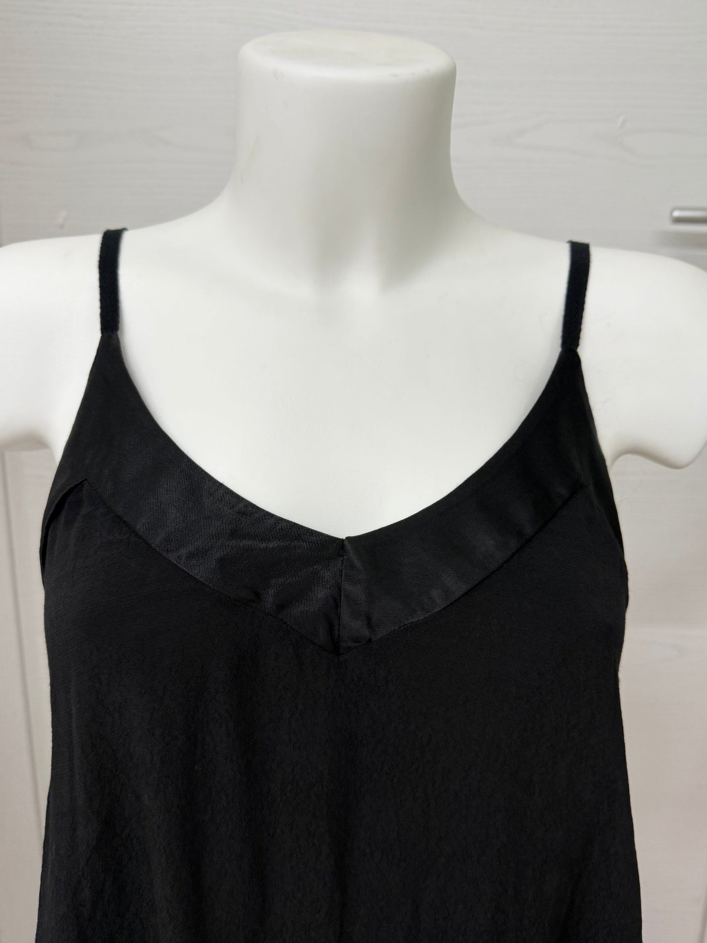 Canotta a bretelline con scollo in raso FGD MODA