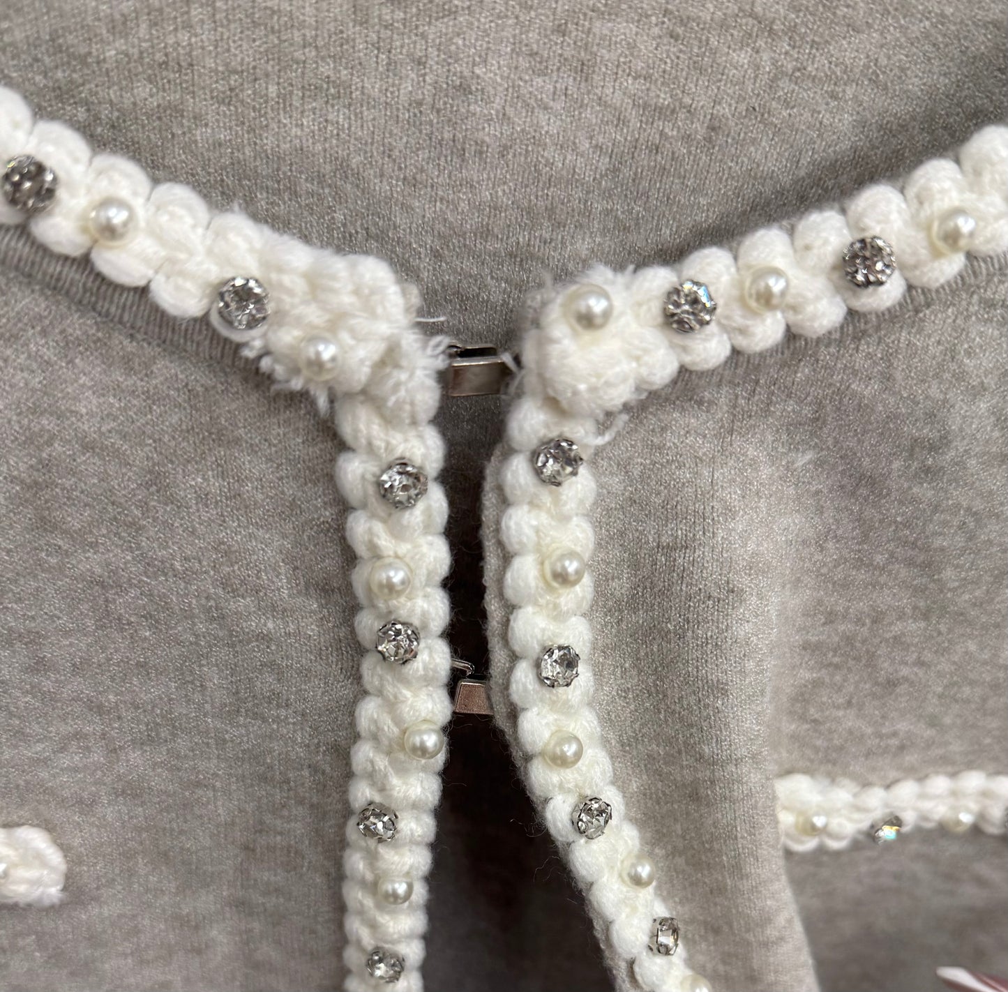 Giacca con ricamo perlato e diamantato