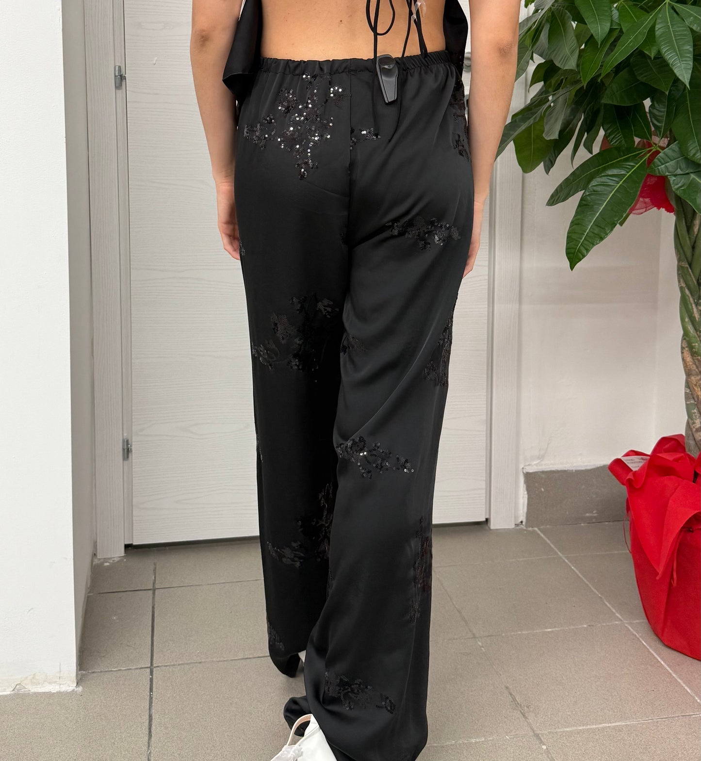 Pantalone con fiori a pallettes FGD MODA