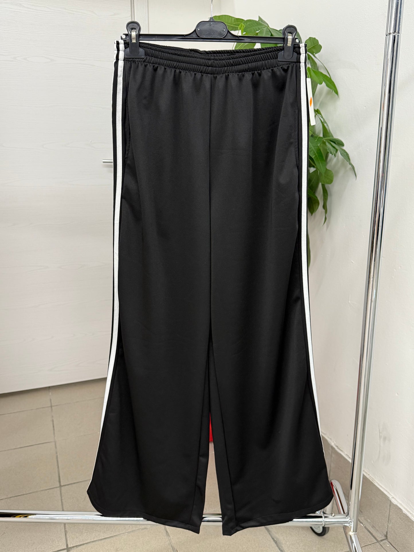 Pantaloni a palazzo con strisce laterali con tasche FGD MODA