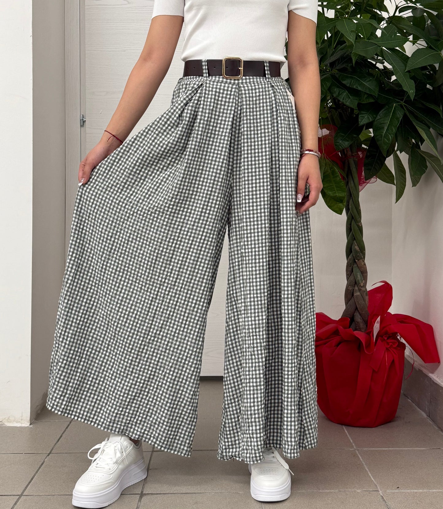 Pantaloni a gamba larga a quadri con cinta FGD MODA