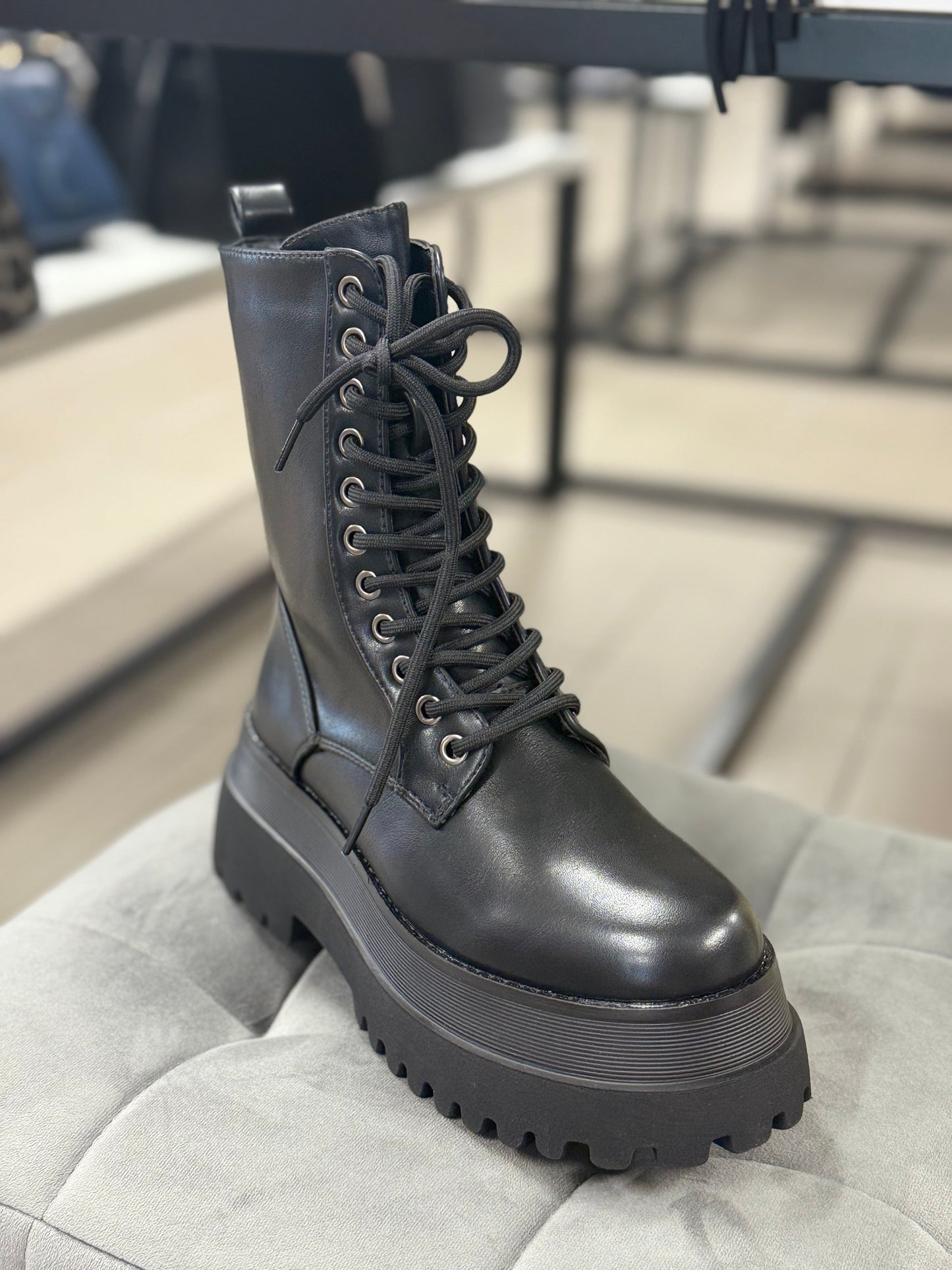 Anfibi in ecopelle con lacci con platform alta FGD MODA