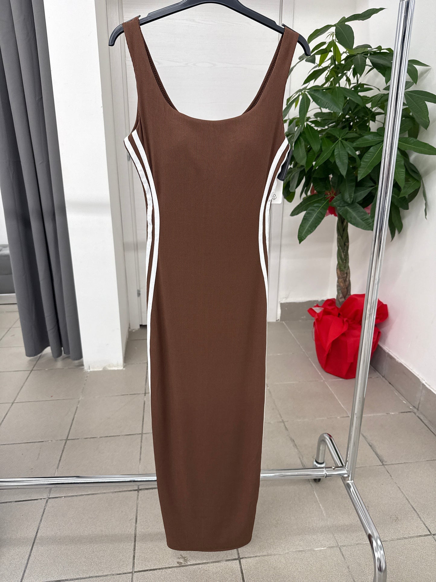 Abito lungo con strisce laterali FGD MODA