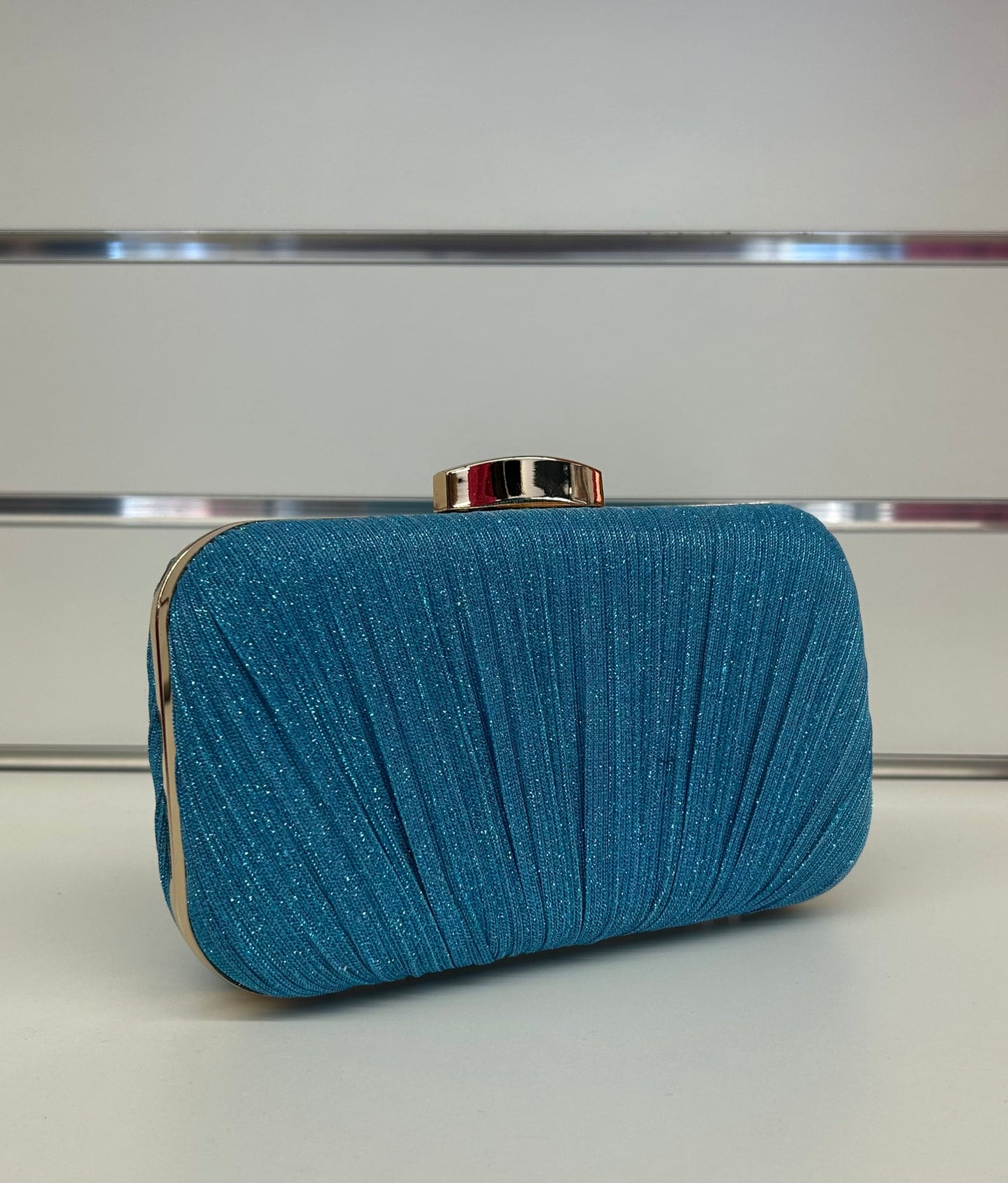 Pochette clutch brillantinata con chiusura in alto e tracolla FGD MODA