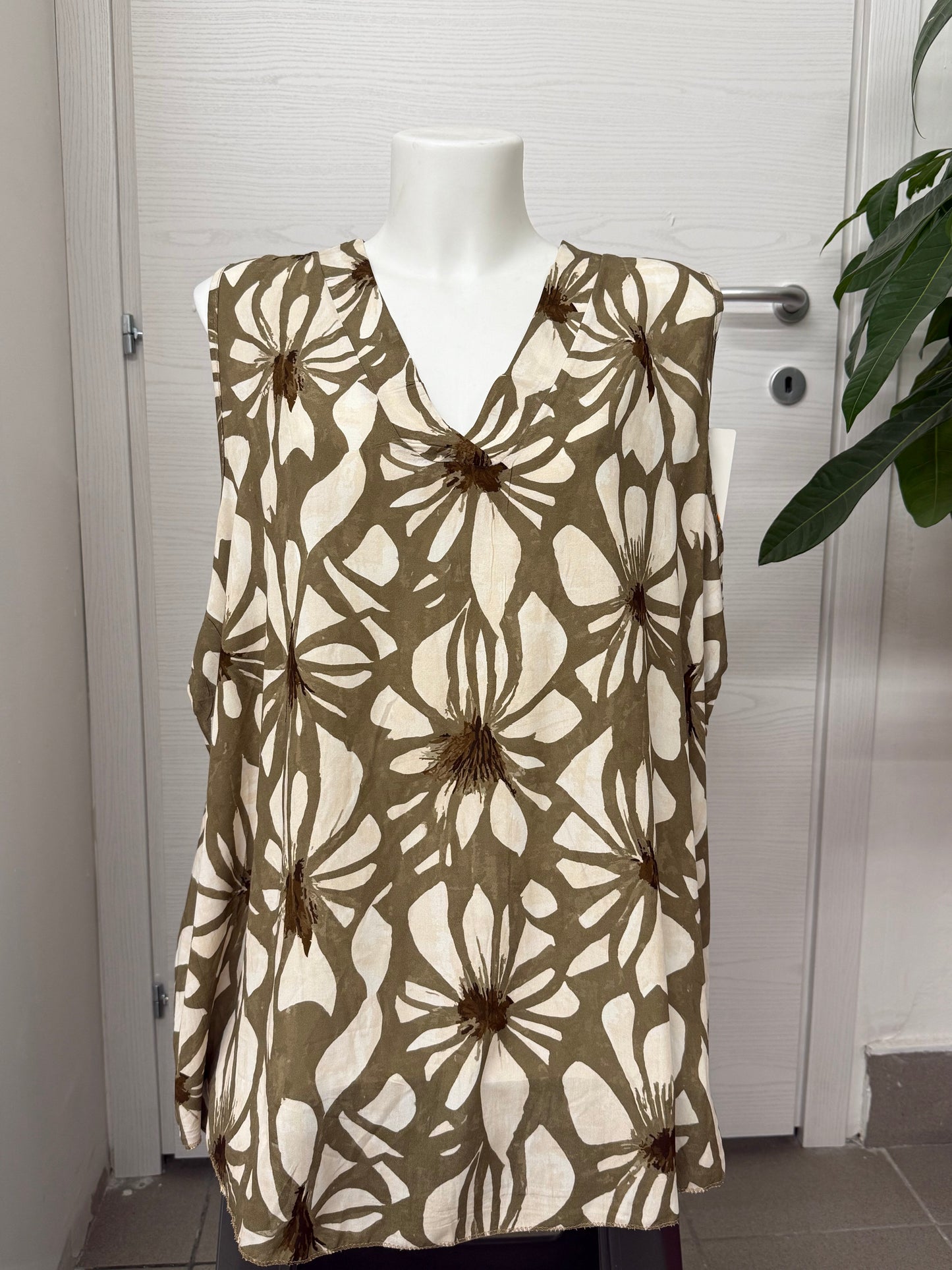 Canotta con fiori FGD MODA