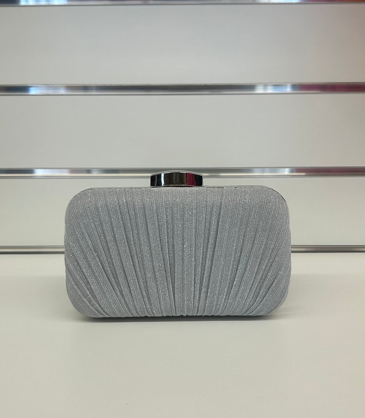 Pochette clutch brillantinata con chiusura in alto e tracolla FGD MODA