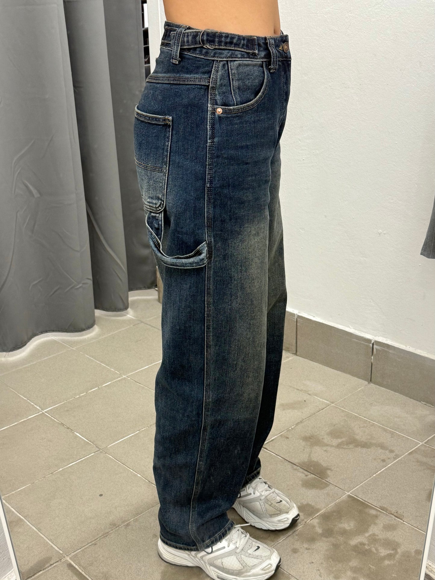 Jeans baggy con cinta stringi-vita FGD MODA