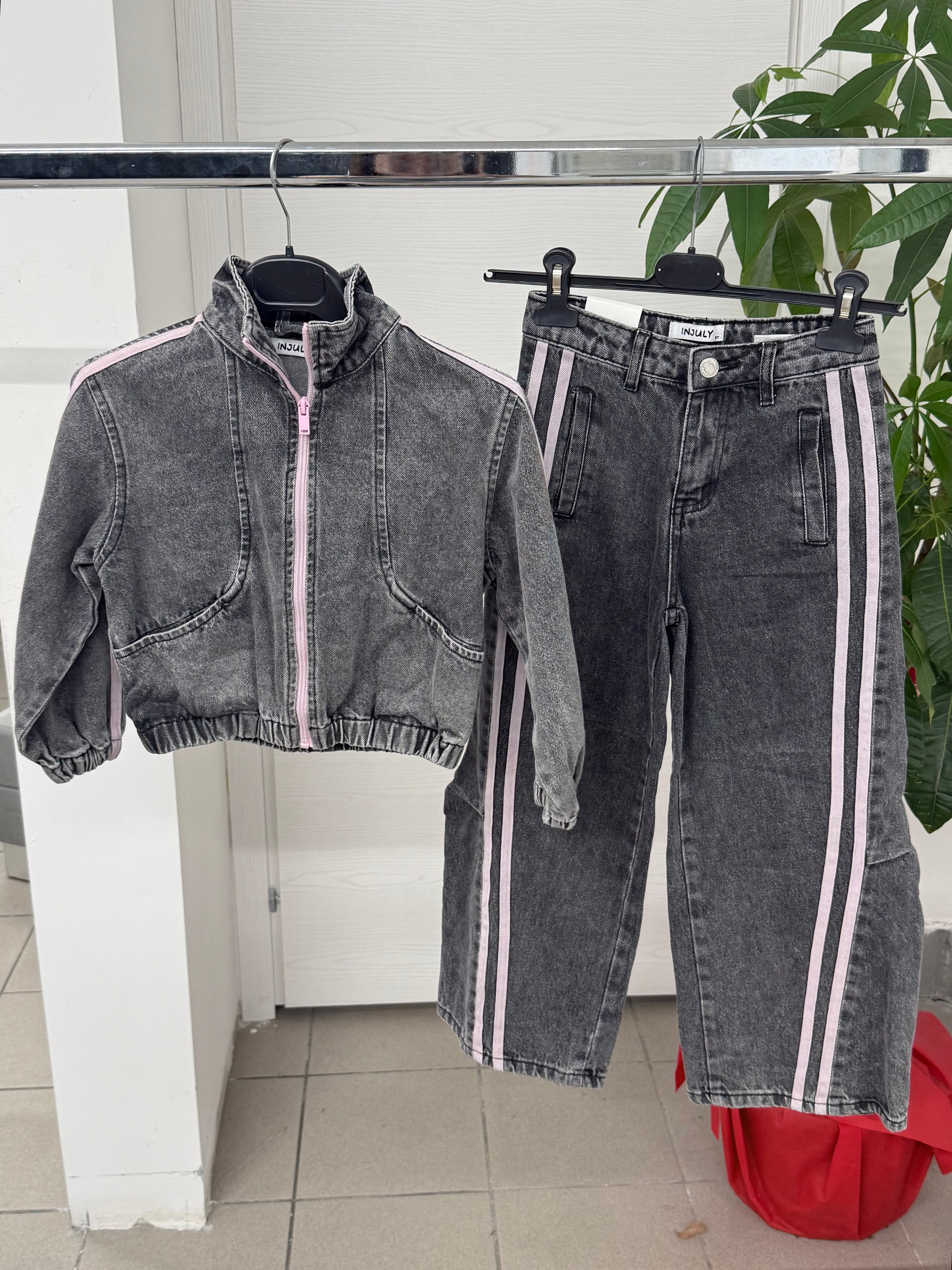 Set Coordinato Denim Giacca E Jeans Balloon Con Strisce Laterali FGD MODA