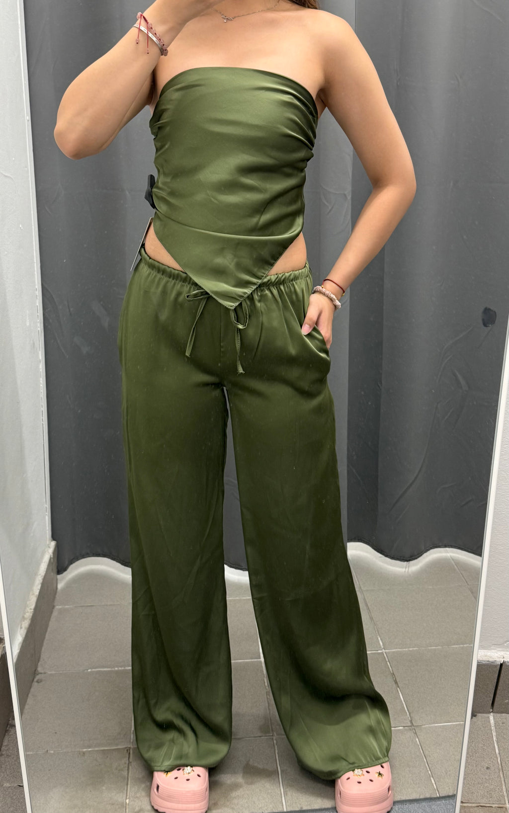 Set Coordinato Effetto Raso Top a Fazzoletto e Pantaloni a Palazzo FGD MODA