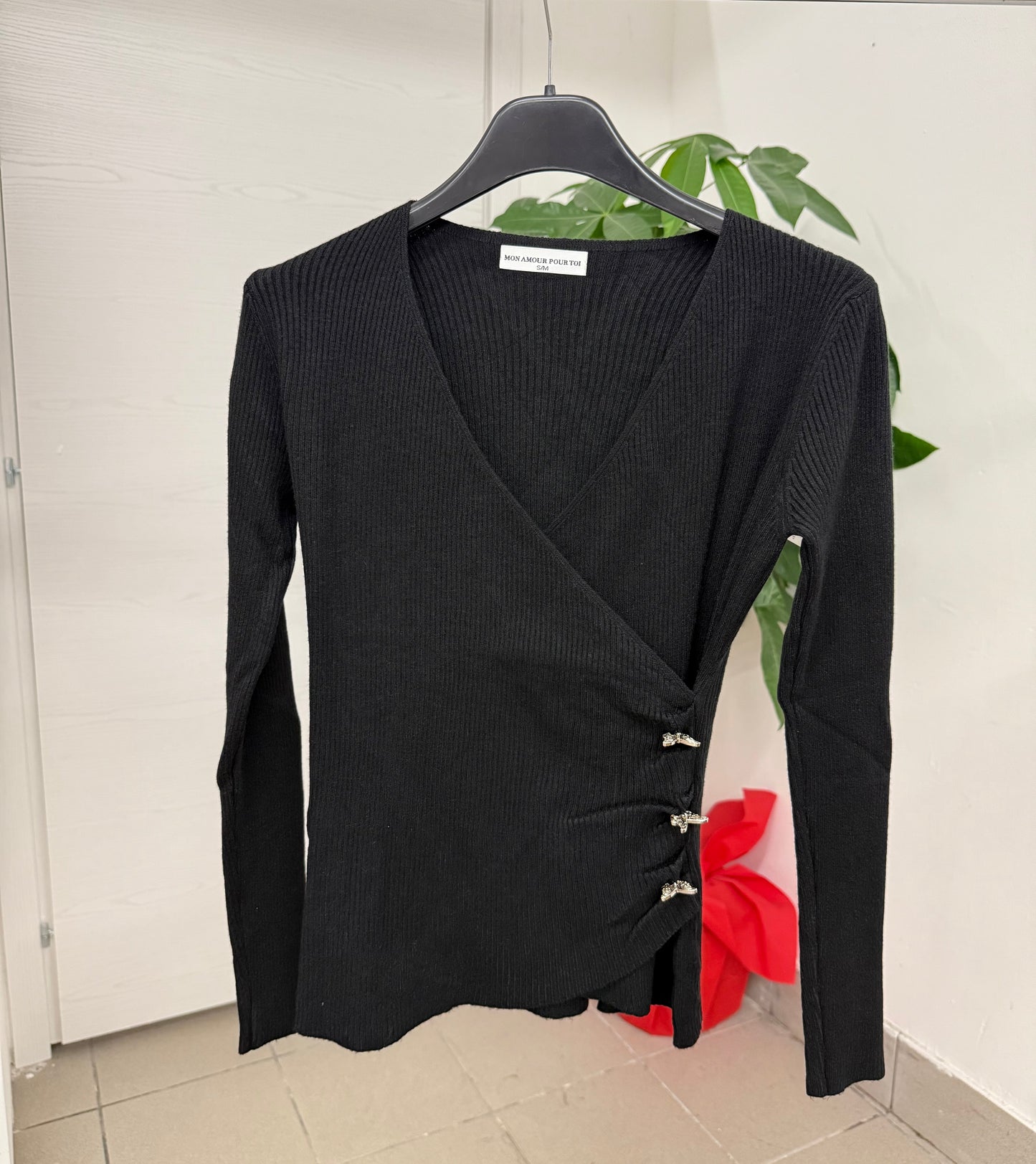 Maglia scollo a V a costine con farfalle FGD MODA