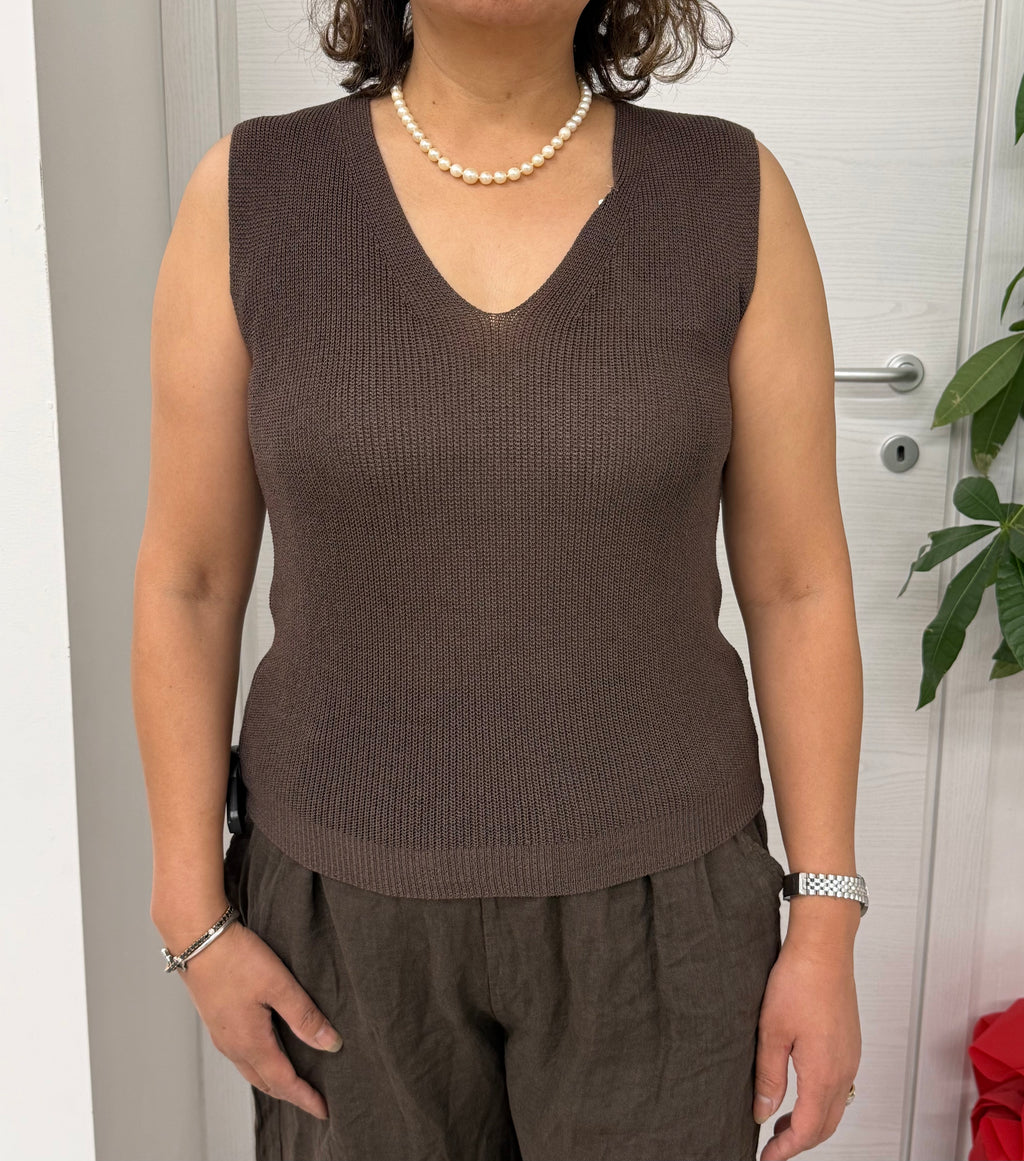 Maglia smanicata con scollo a V FGD MODA