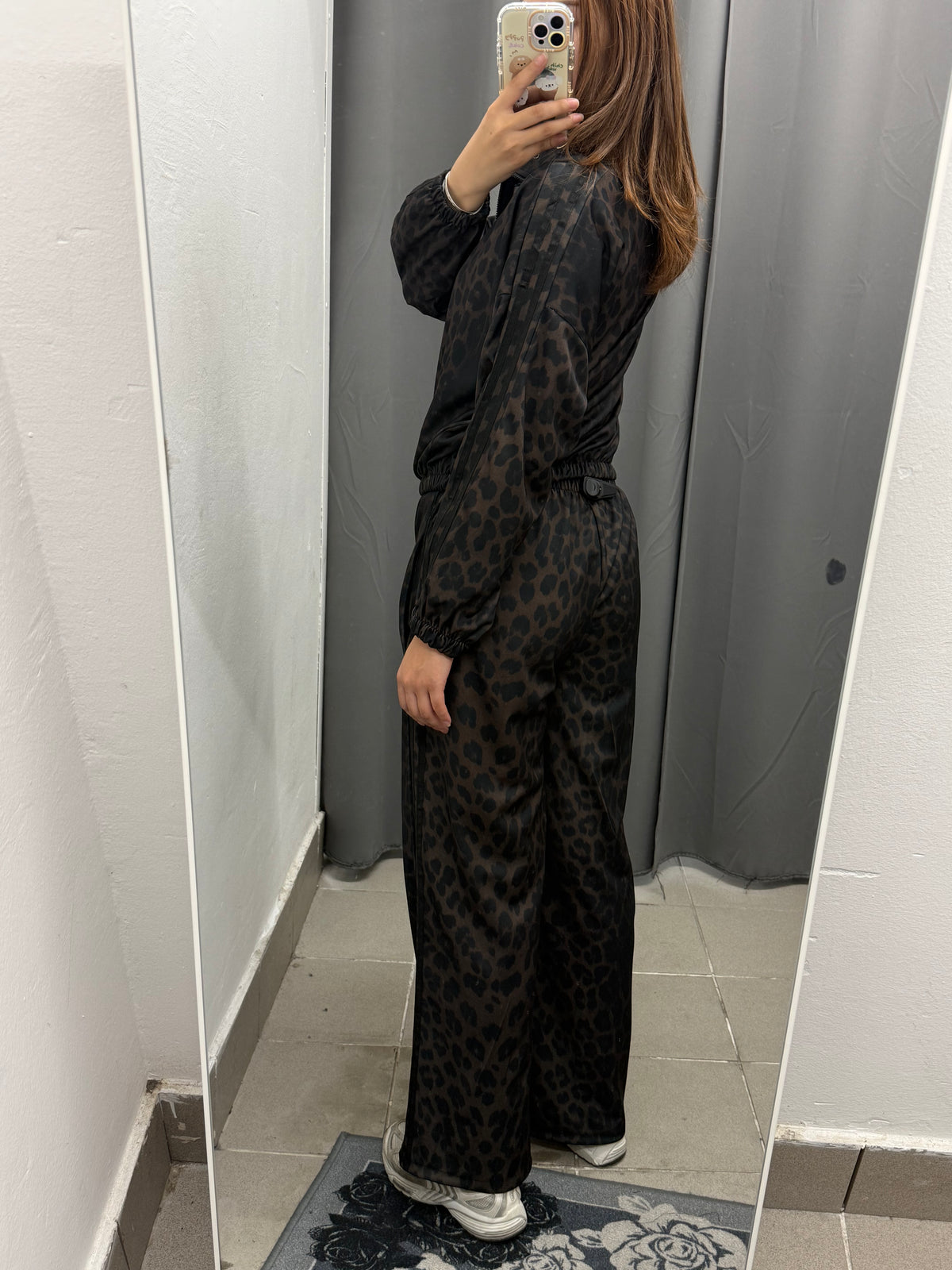 Set Coordinato Leopardato Felpa Con Zip E Pantaloni A Palazzo Con Strisce Laterali FGD MODA