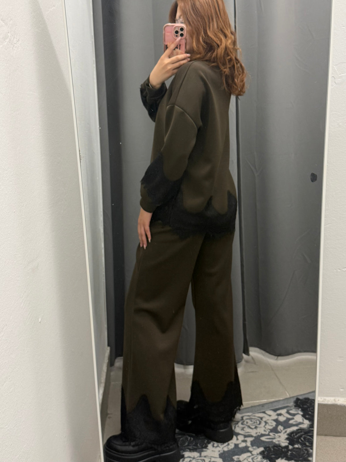 Set Coordinato Con Bordi In Pizzo Felpa E Pantaloni A Palazzo FGD MODA