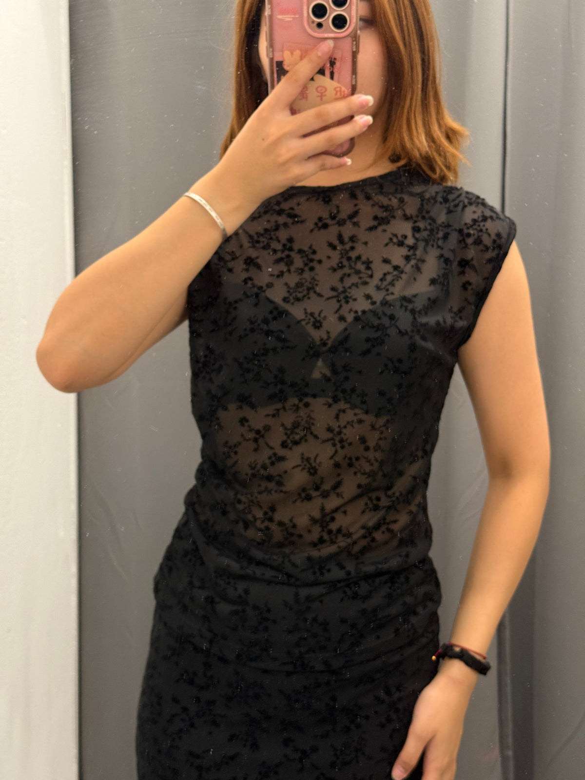 Top Semitrasparente Con Stampe Fiorate In Velluto Con Arricciatura Laterale FGD MODA
