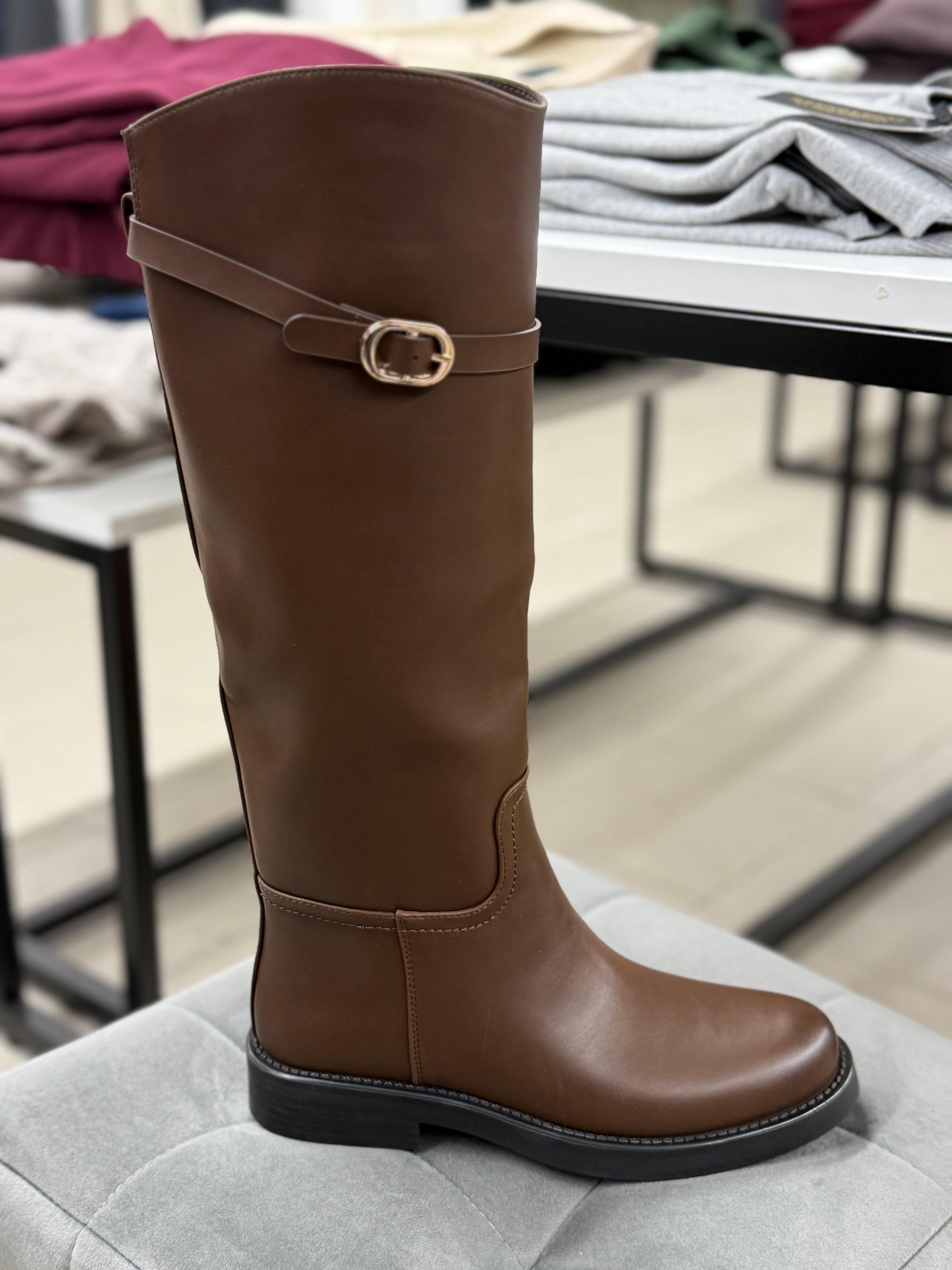Stivali in ecopelle alto con cinta tacco 2cm FGD MODA