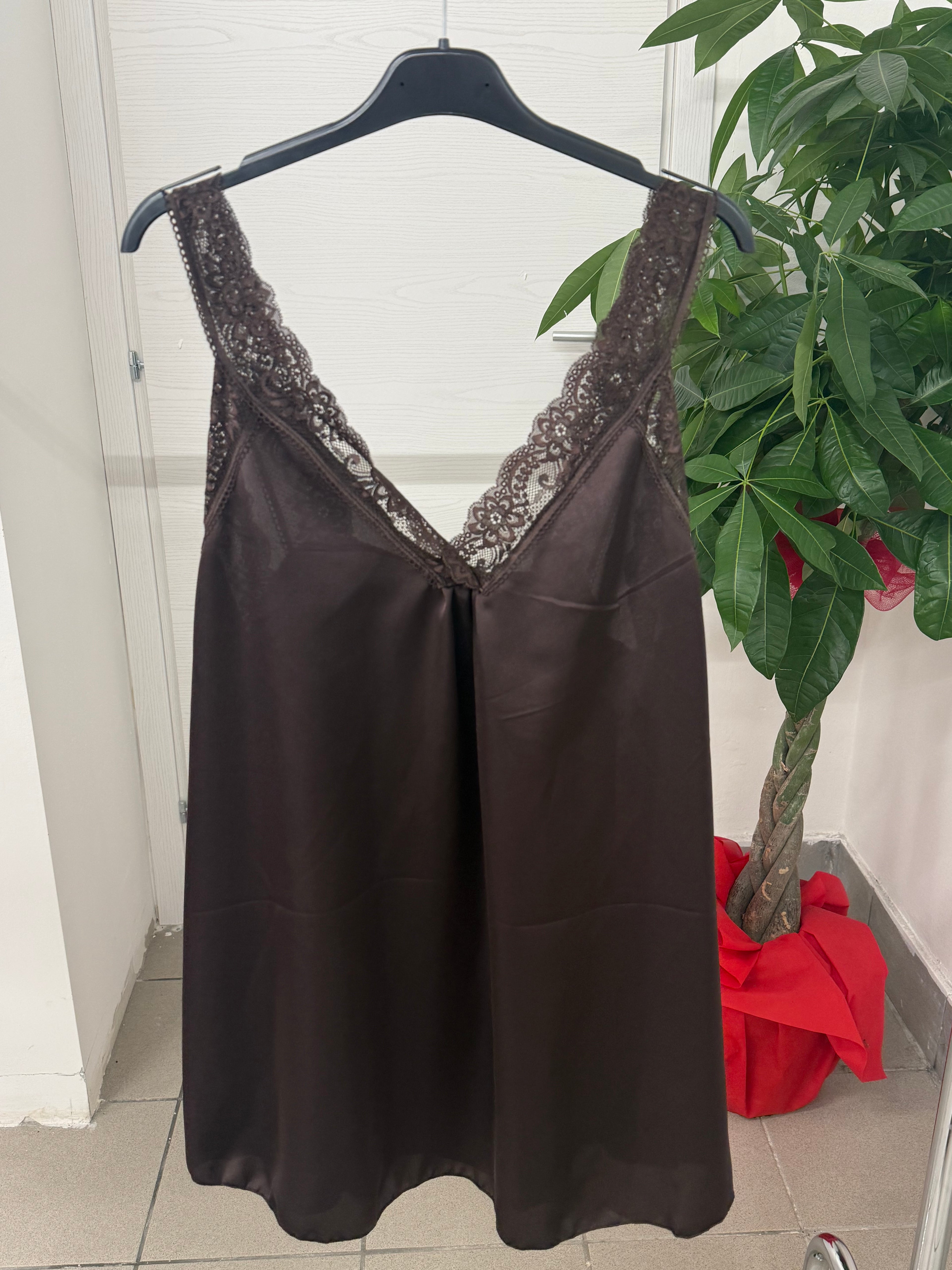 Canotta con bordo in pizzo