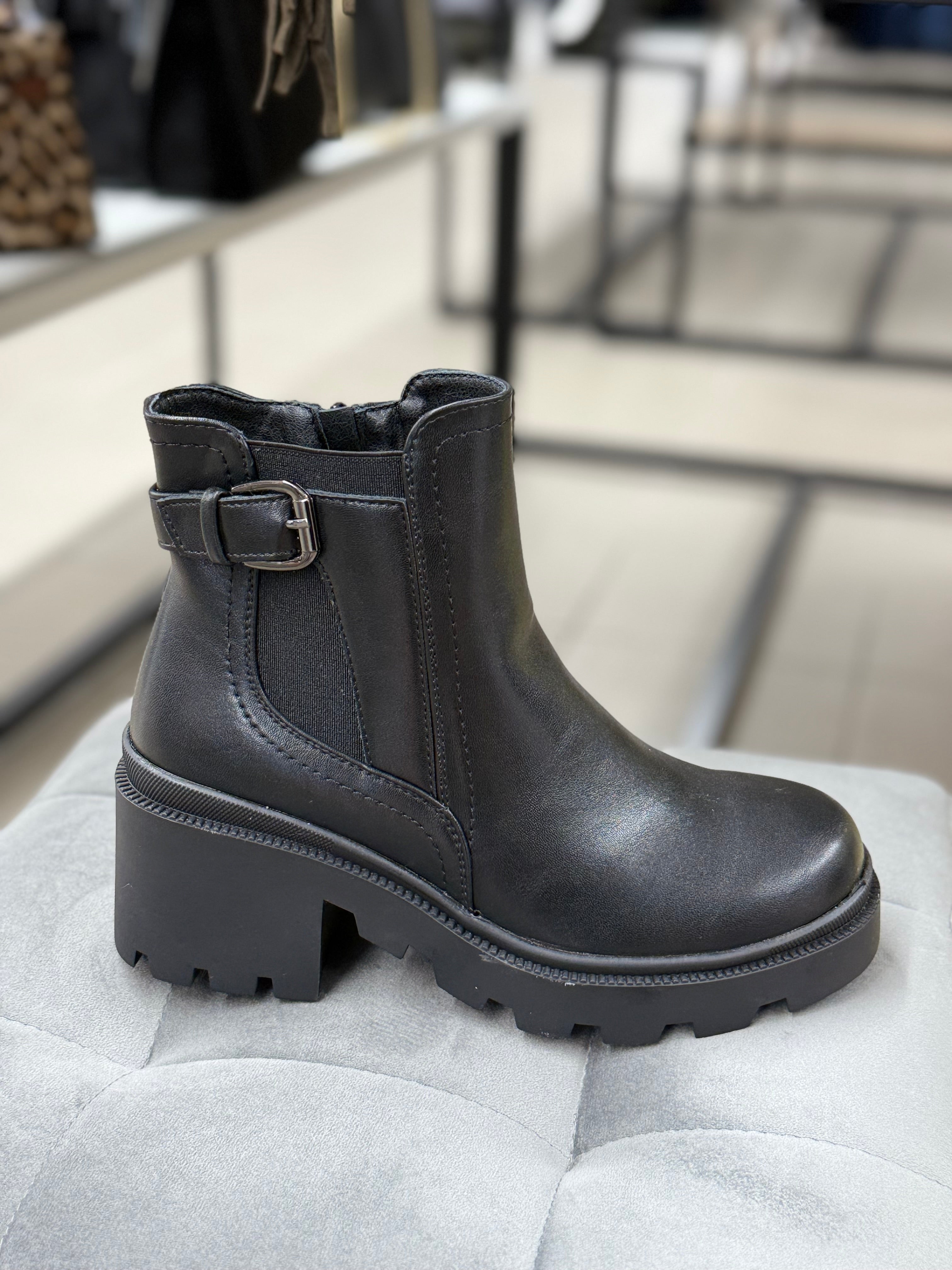 Stivaletti in ecopelle tacco 5cm FGD MODA