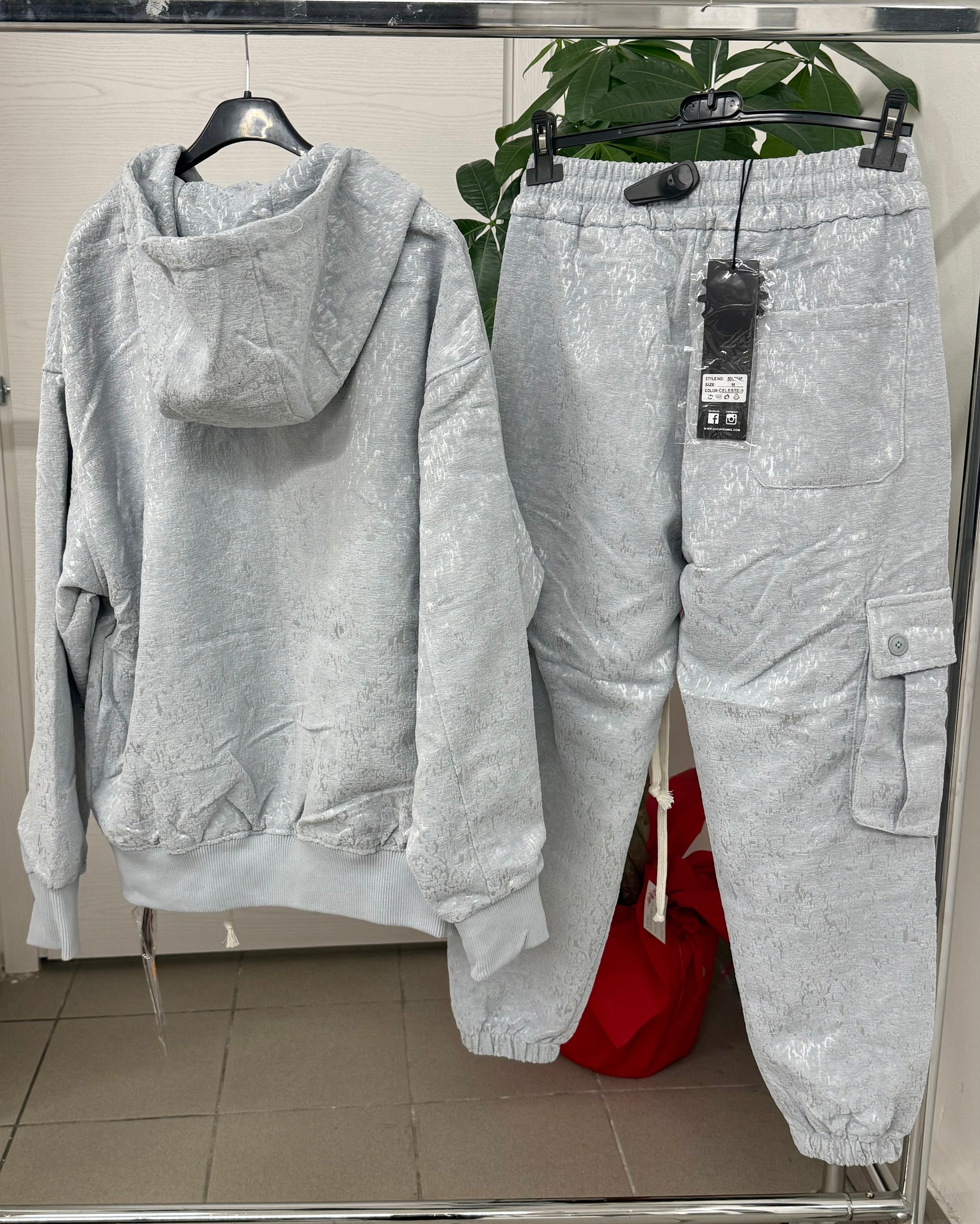 Set coordinato felpa con zip e pantaloni con polsini effetto velluto Duca Homme FGD MODA