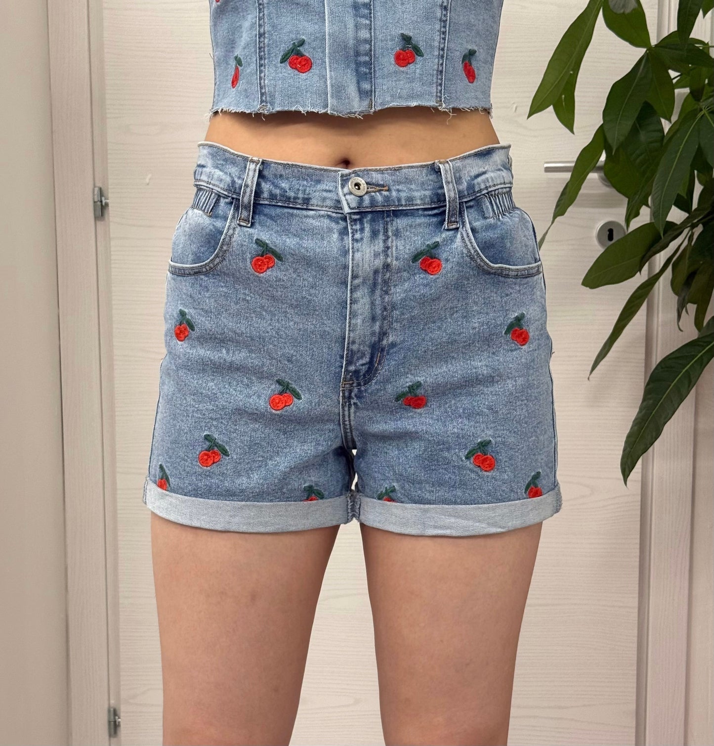 Pantaloncini Denim con ciliegie FGD MODA