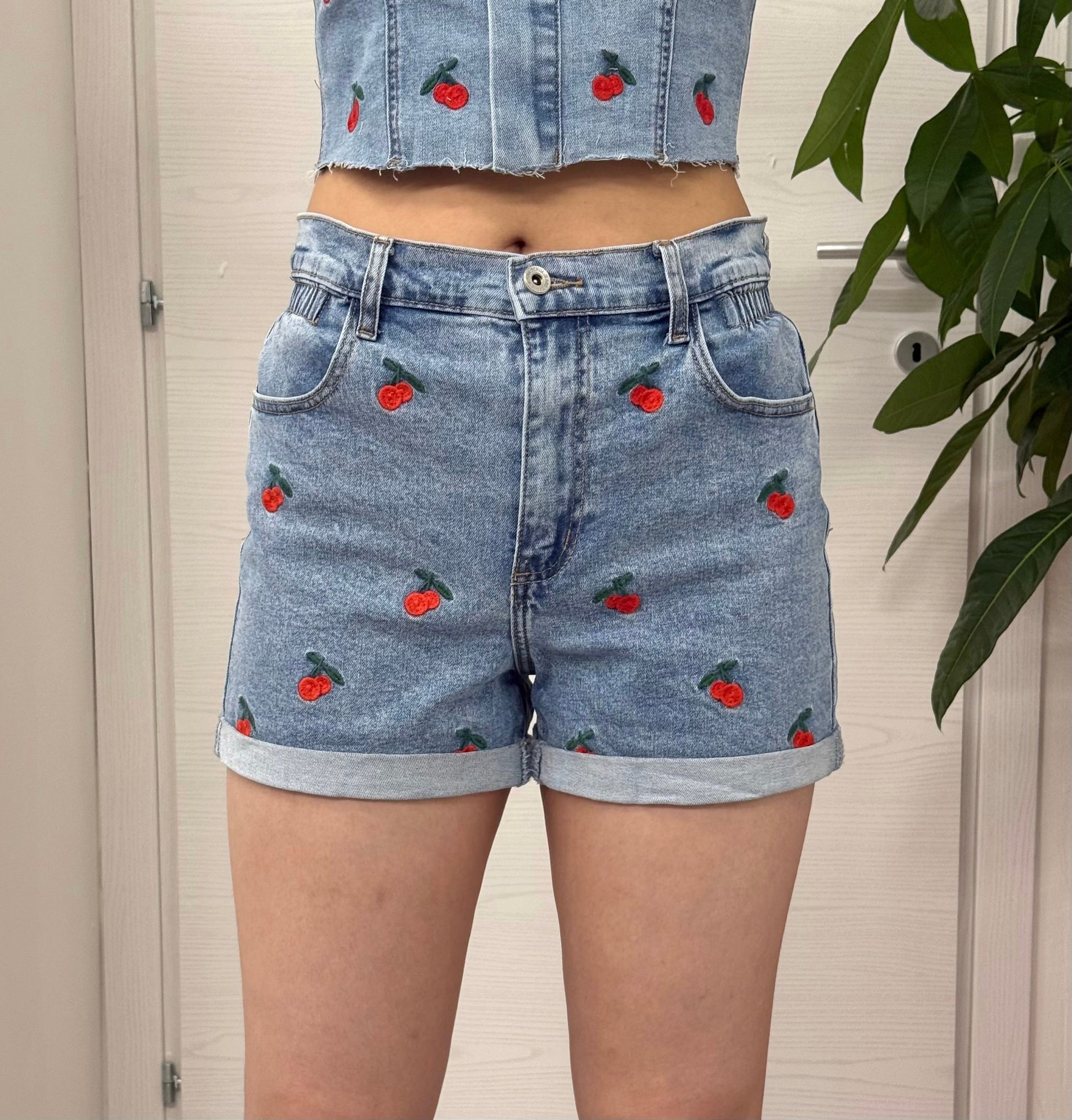 Pantaloncini Denim con ciliegie FGD MODA