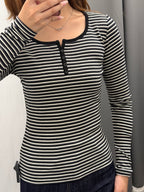 Maglietta A Righe Scollo A U Con Bottoncini FGD MODA