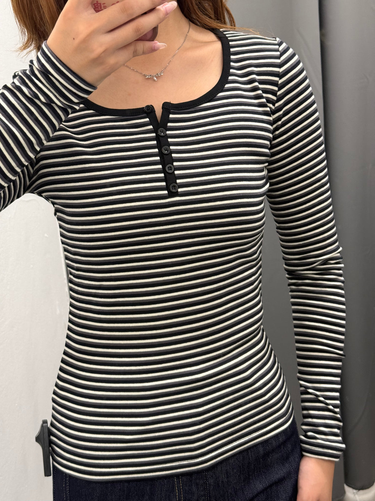 Maglietta A Righe Scollo A U Con Bottoncini FGD MODA