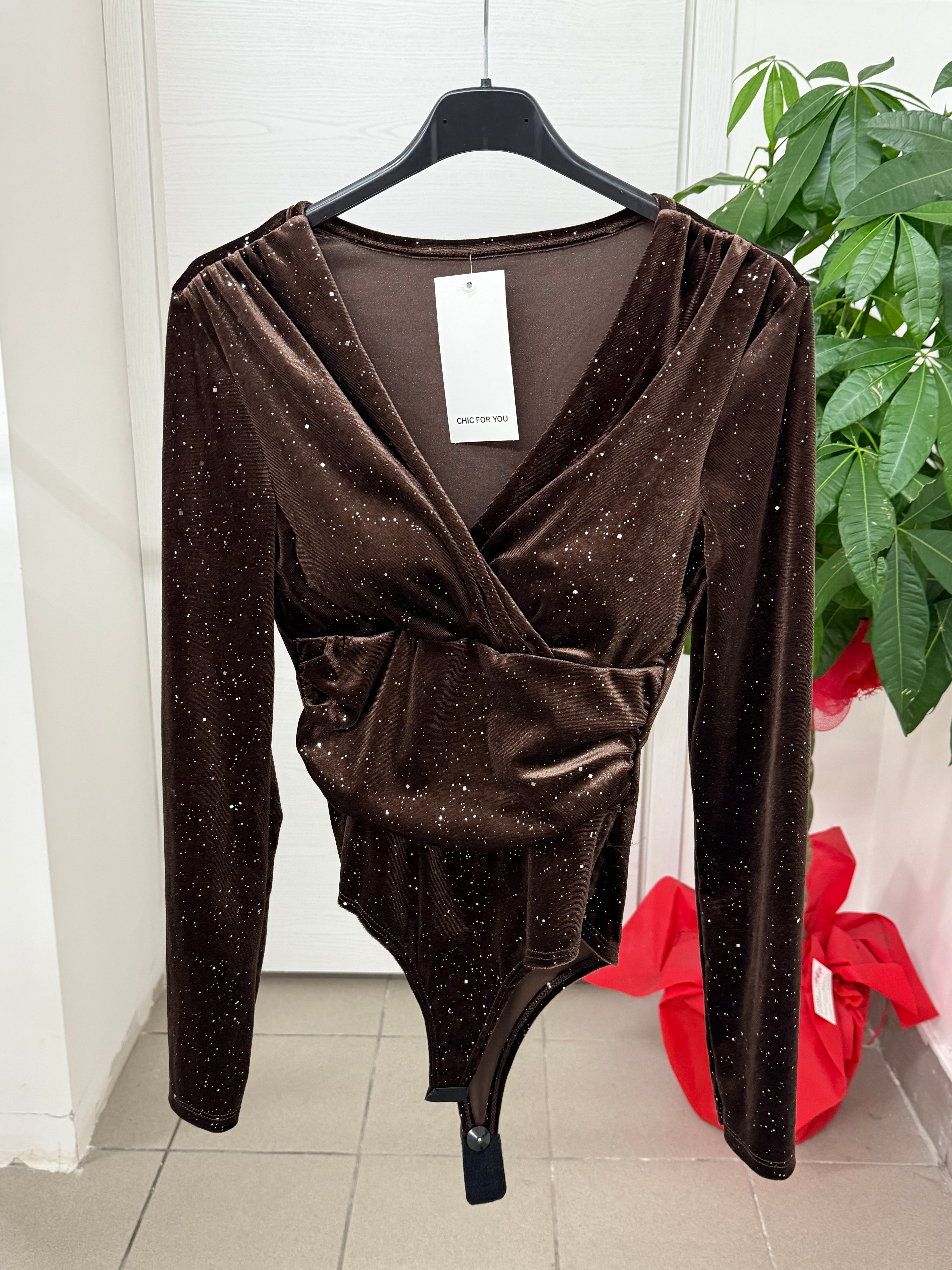 Body in velluto brillantinato con coppe interne FGD MODA
