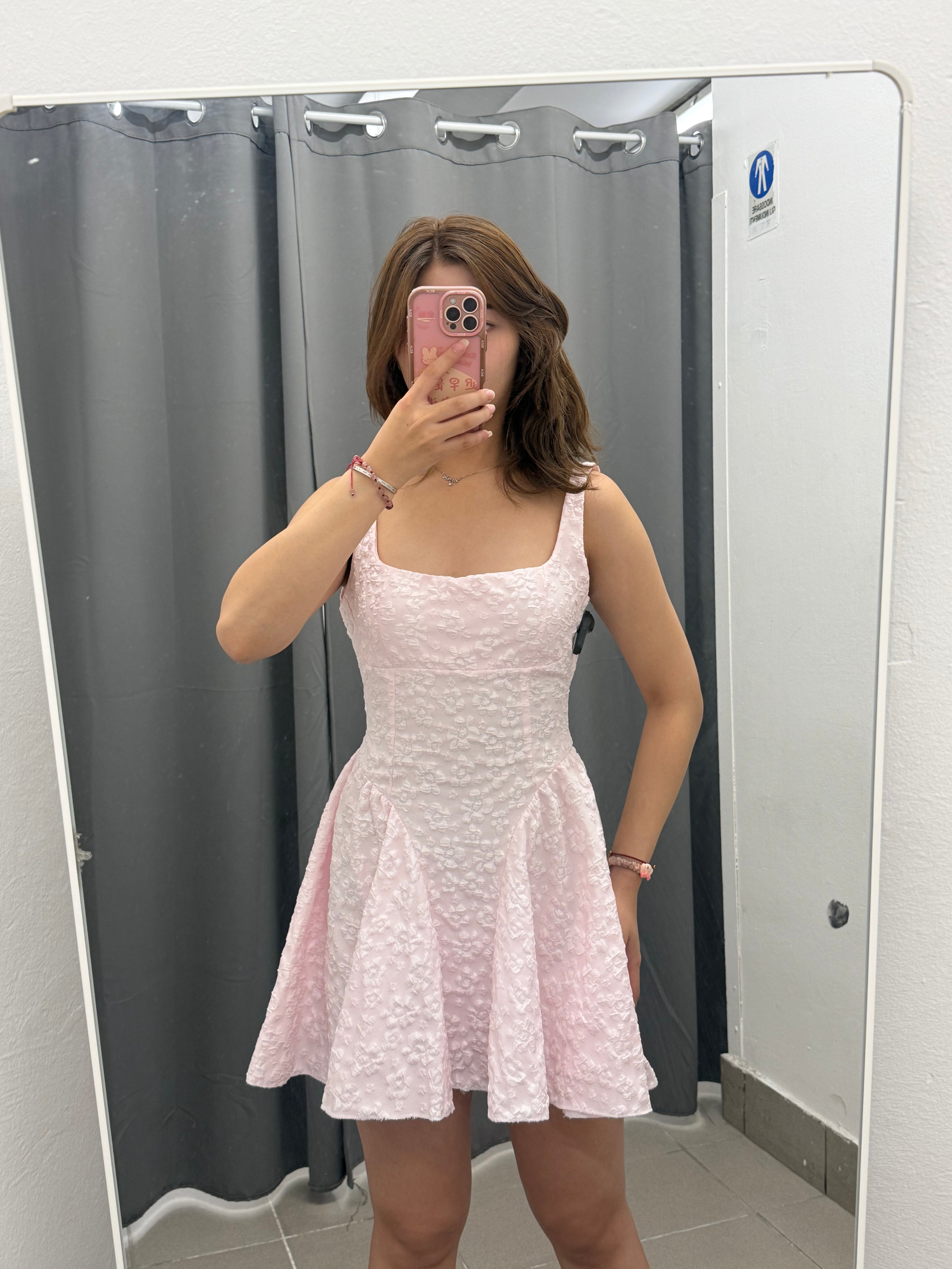 Abito Corto con Ricami Fiorati con Fiocco sul Retro FGD MODA
