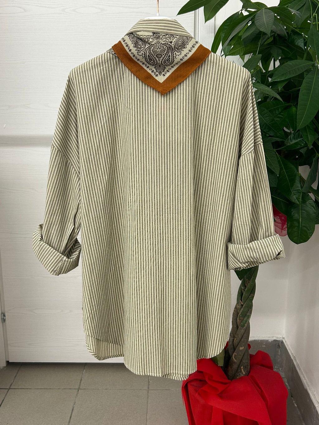 Camicia a righe con foulard FGD MODA