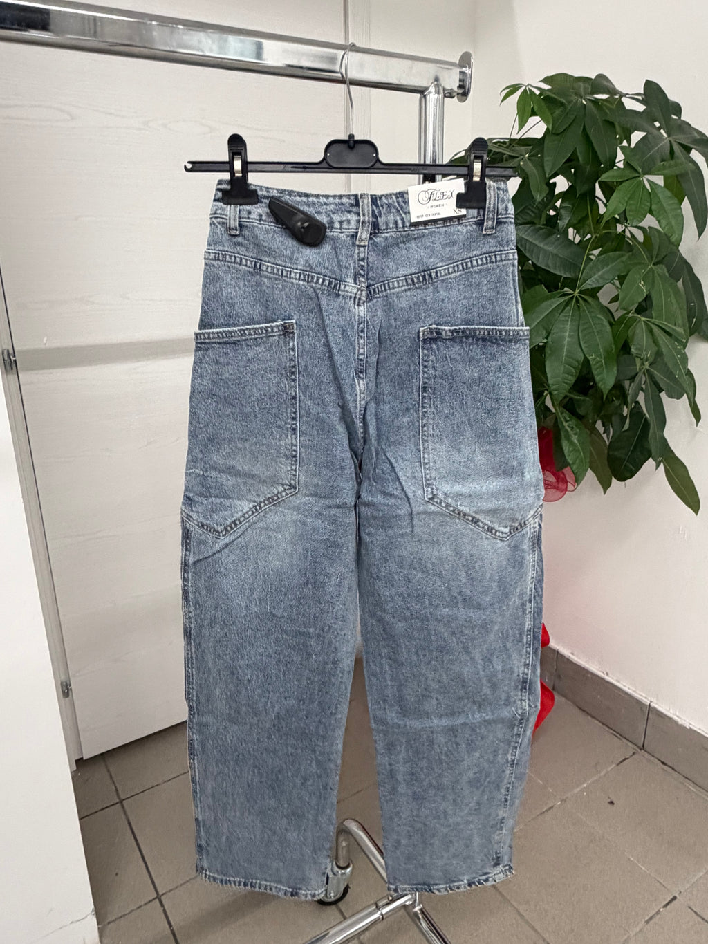 Jeans balloon con tasche laterali
