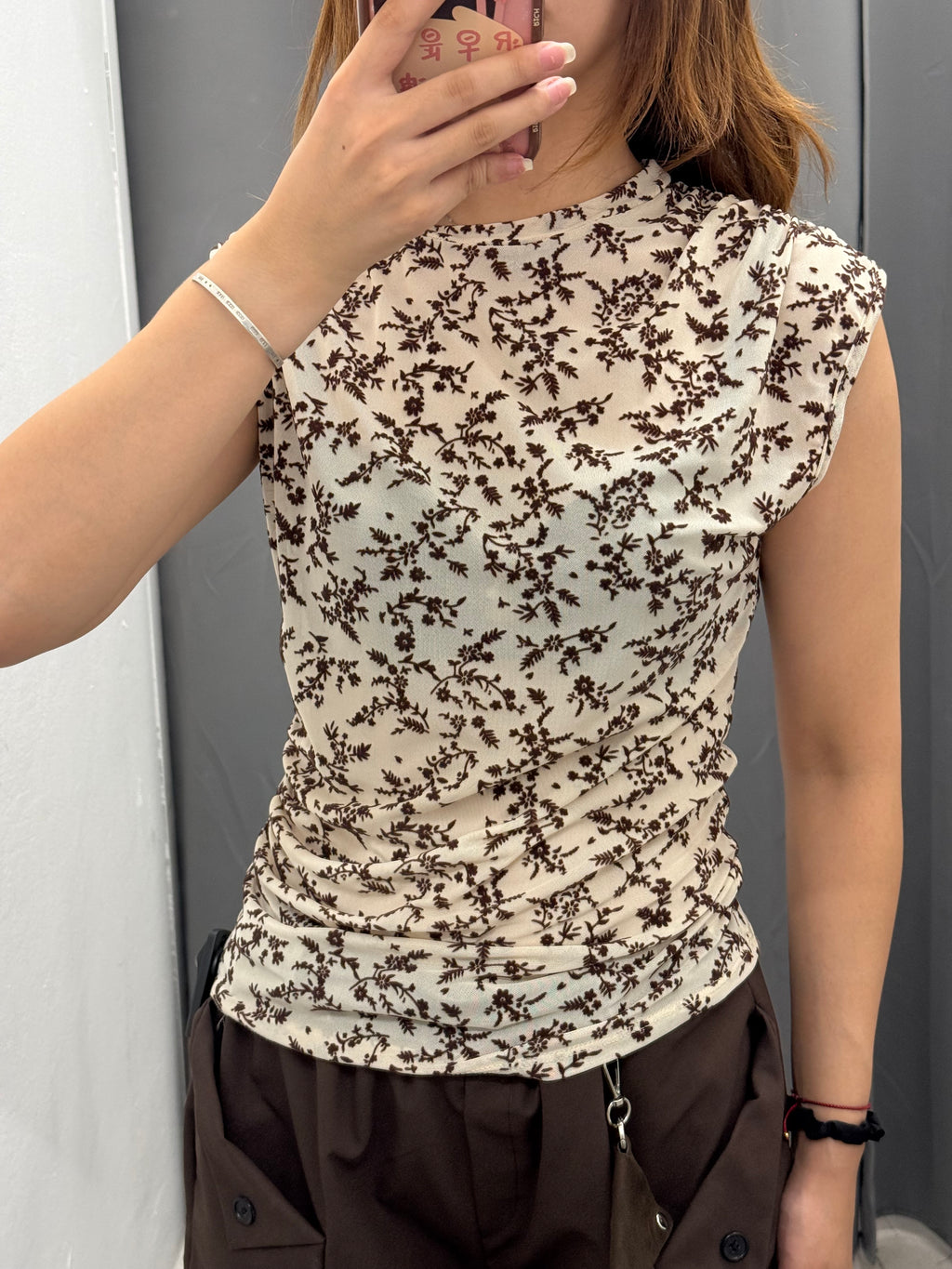 Top Semitrasparente Con Stampe Fiorate In Velluto Con Arricciatura Laterale FGD MODA