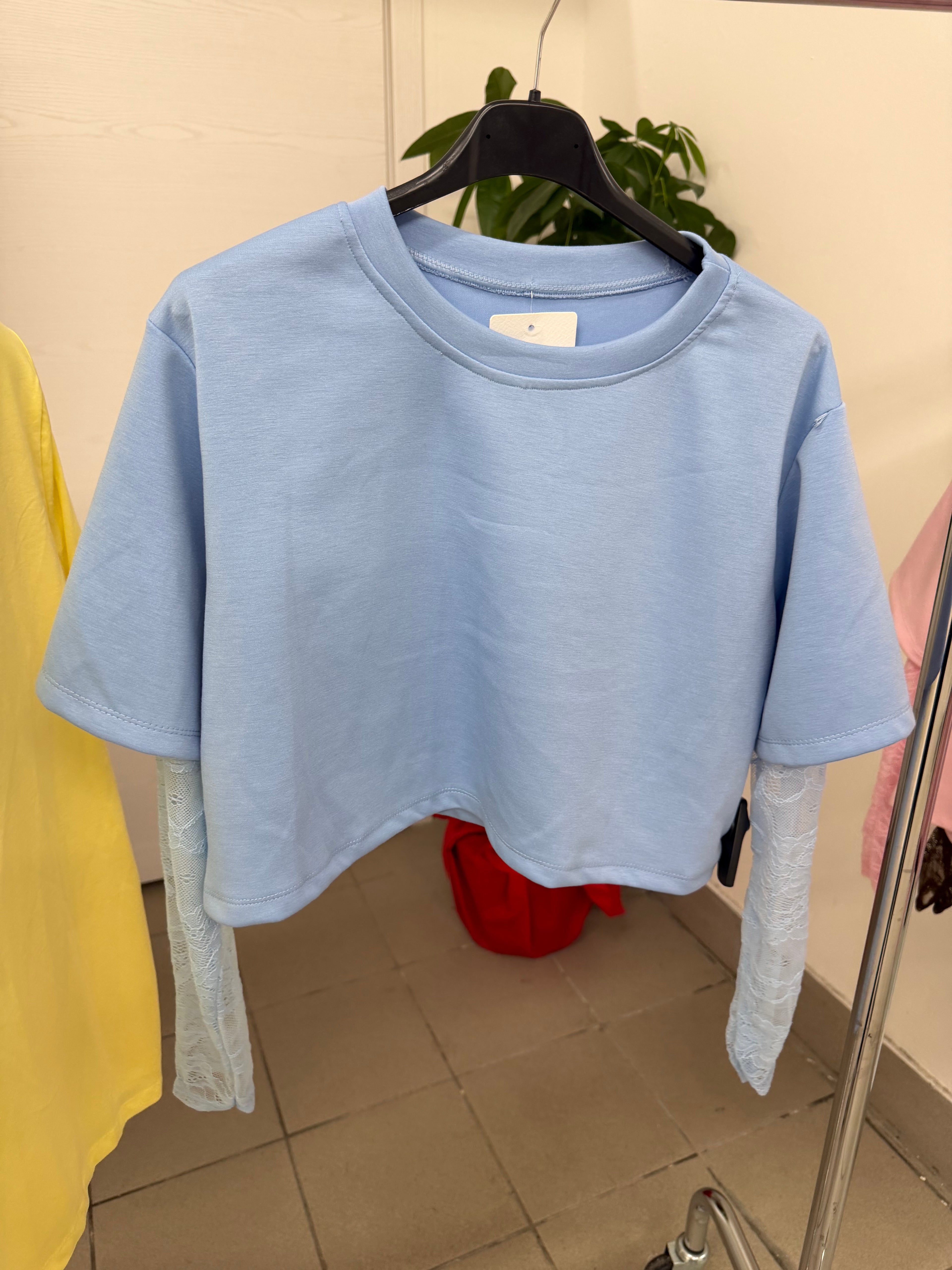 Maglietta con maniche in pizzo crop FGD MODA