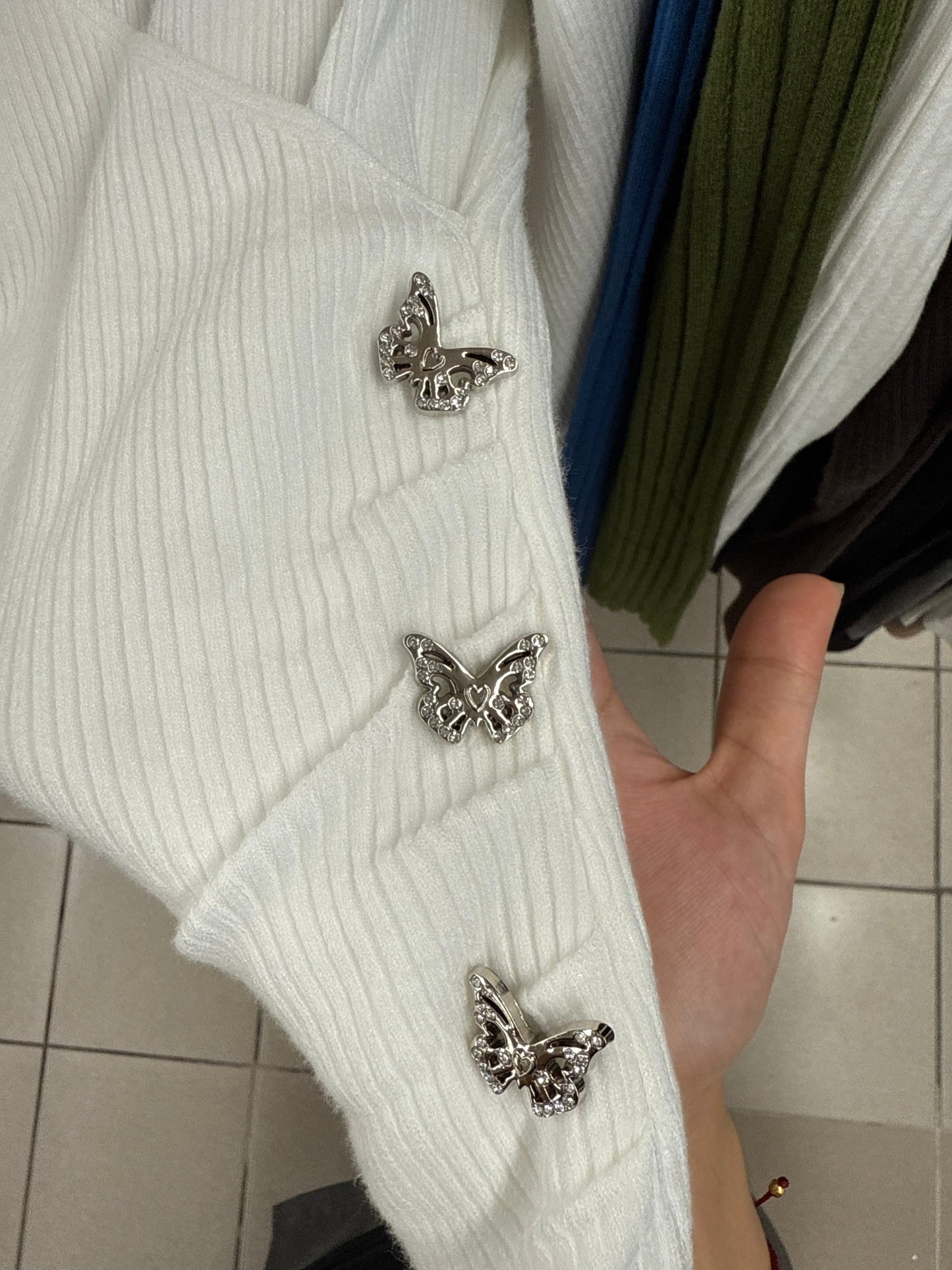Maglia scollo a V a costine con farfalle FGD MODA
